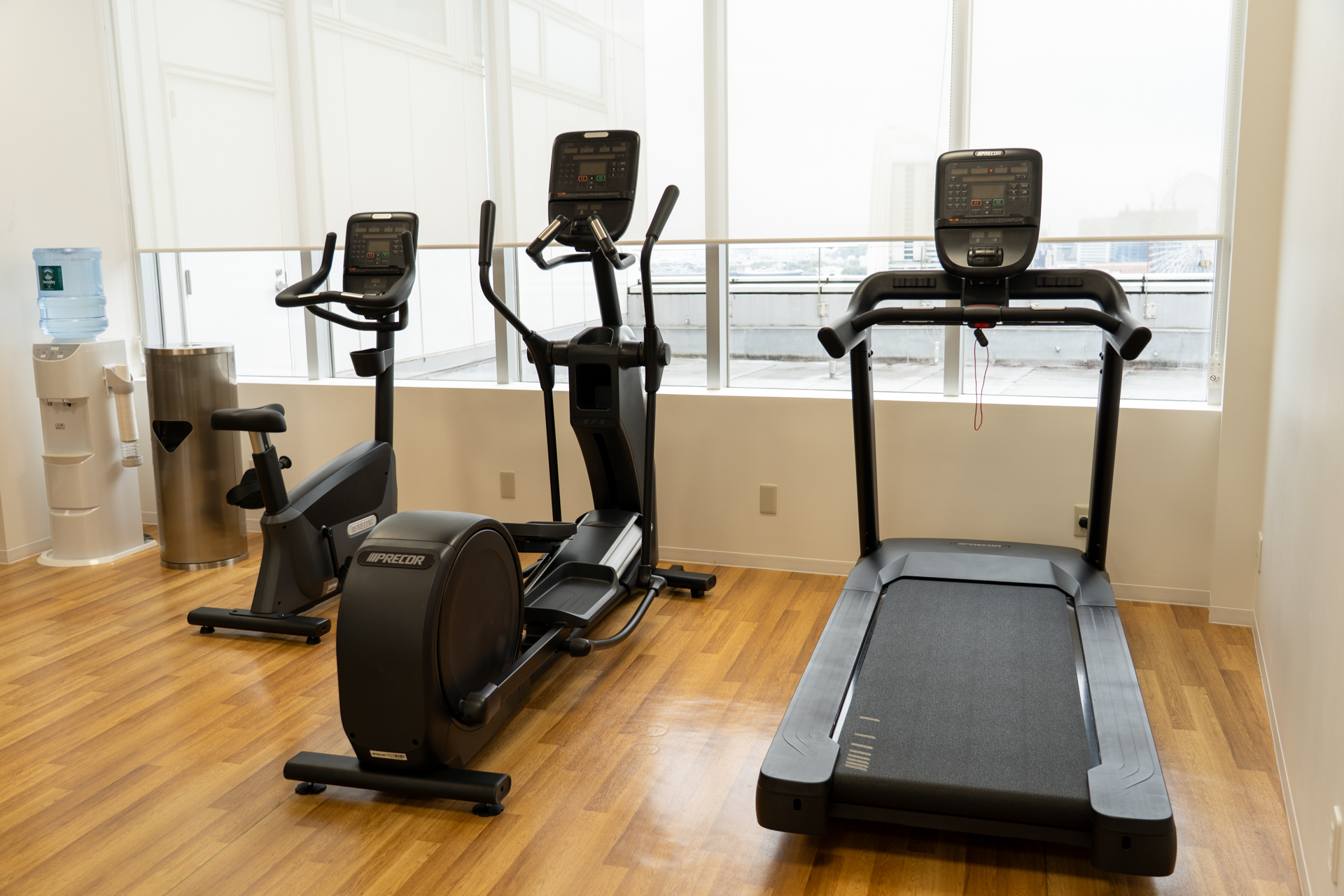 24時間利用可能なジムは20階に。宿泊者は無料