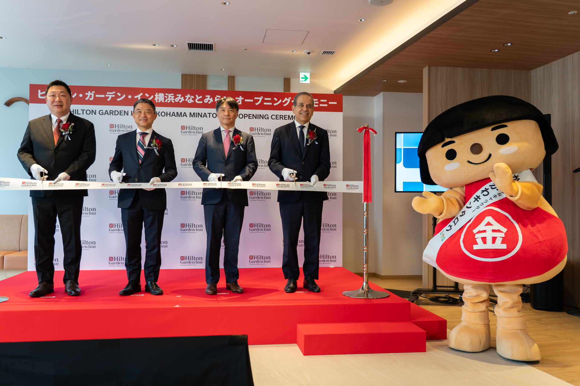 神奈川PRキャラクターの「かながわキンタロウ」もお祝いにかけつけました