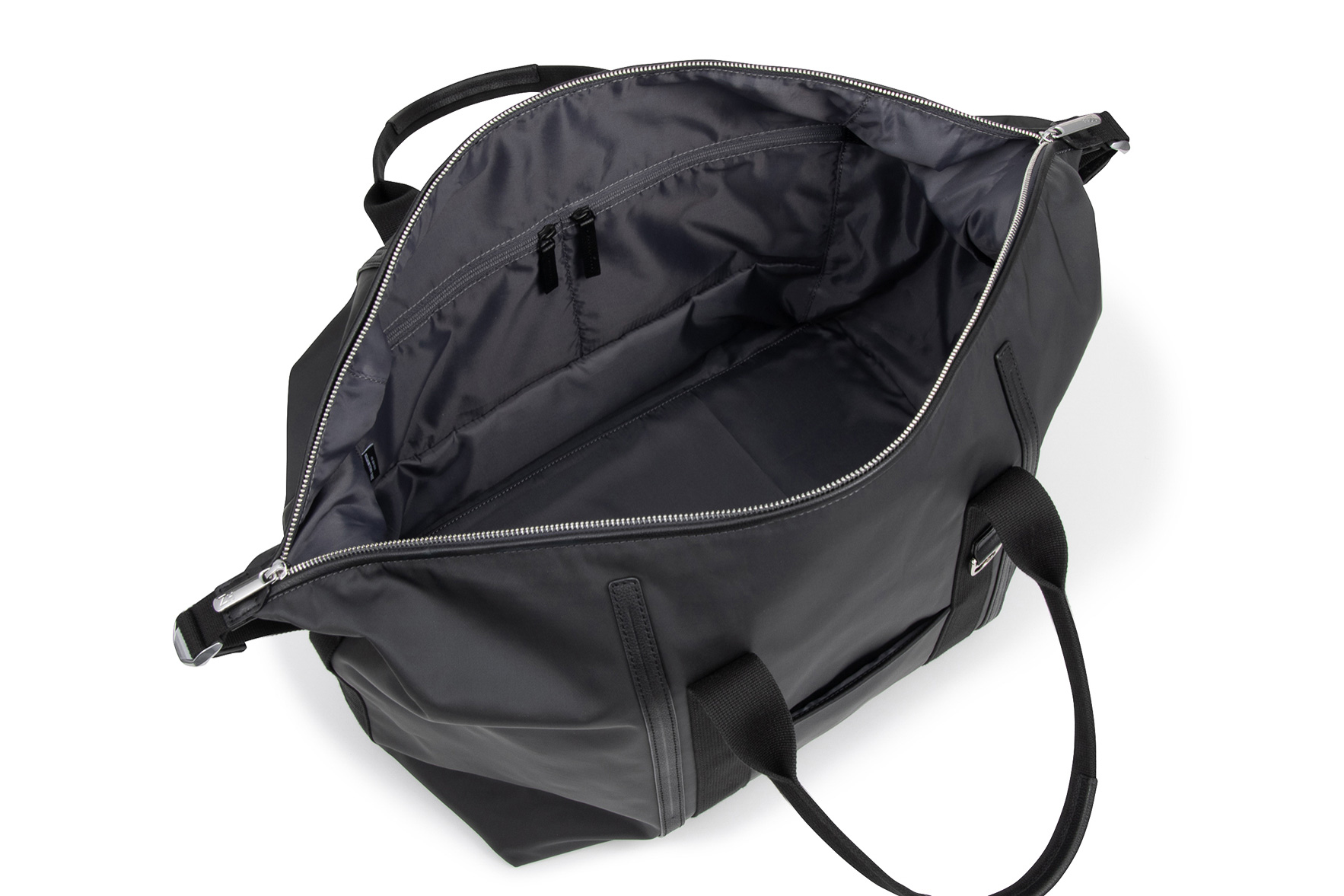 軽量・高耐久のロービック素材を使ったUEコレクション