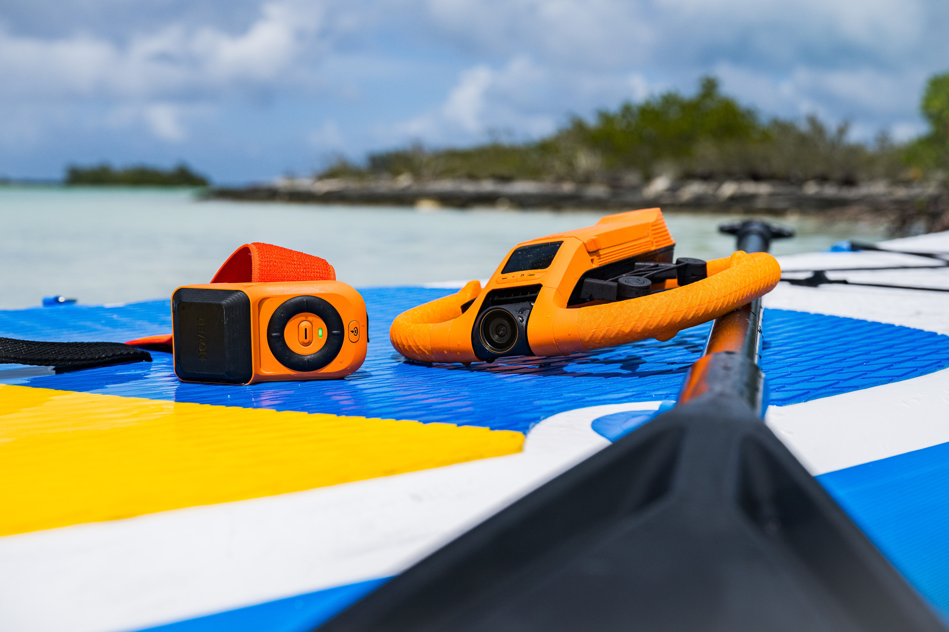 腕に取り付けられる新アクセサリ「Lighthouse（ライトハウス）」が登場