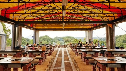 自然を感じながら食事できるBBQ場