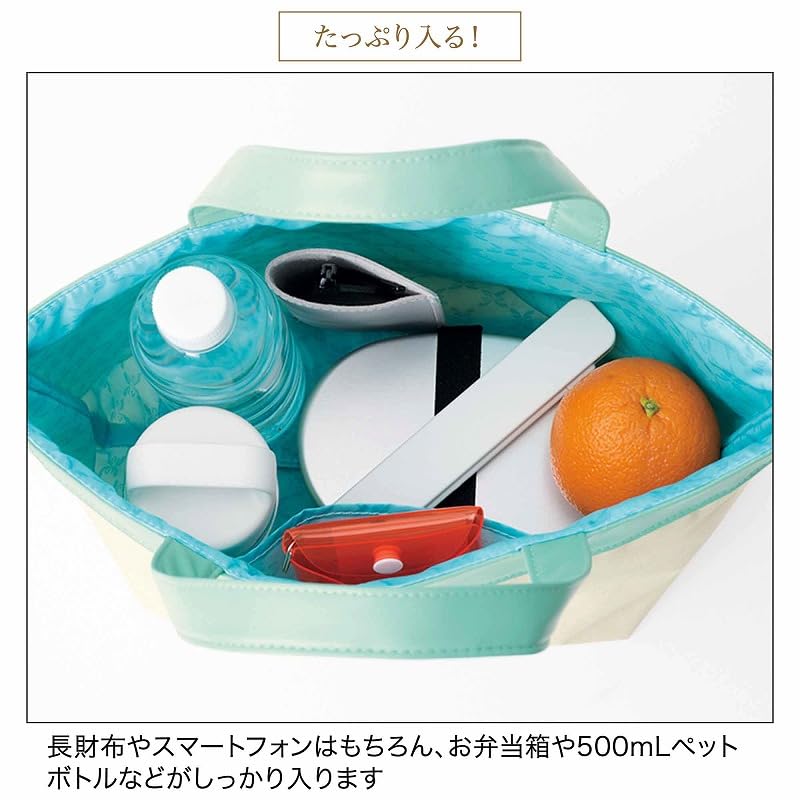 お弁当箱や500mLペットボトルなども収納できるサイズ感