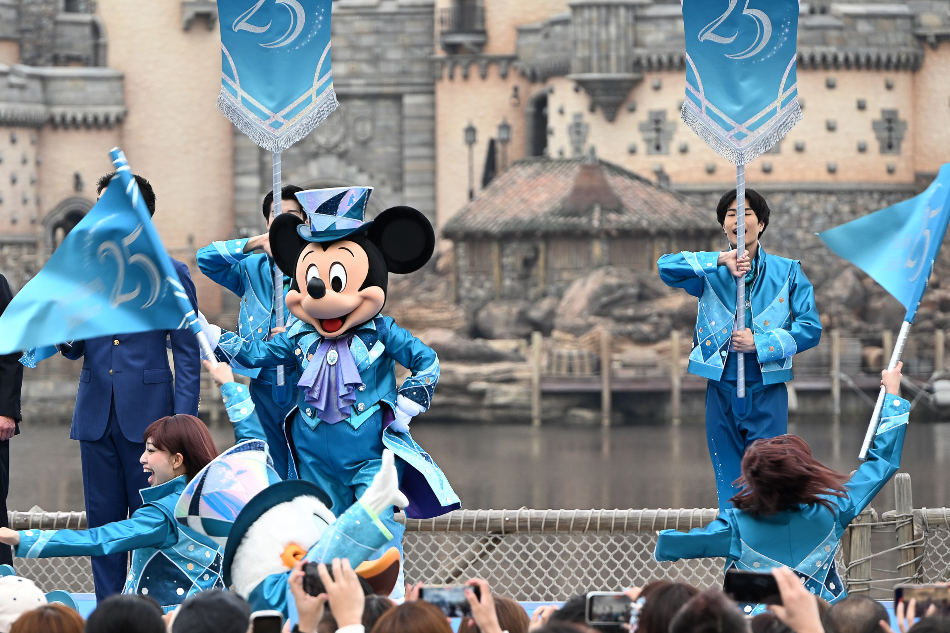 フィナーレではふたたび全員がステージへ