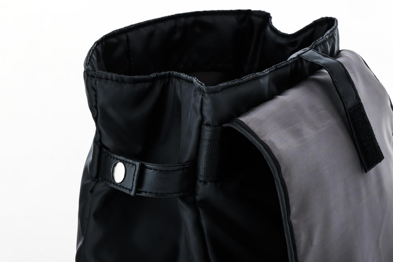 フロントとフラップ部分にファスナーポケットを搭載。背面ファスナーからメインコンパートメントにアクセスできる