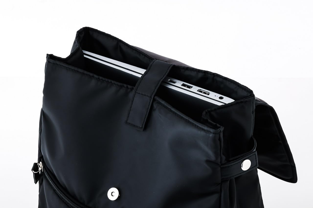 メインコンパートメントは13インチPCが入る大きさ。内ポケットも備える