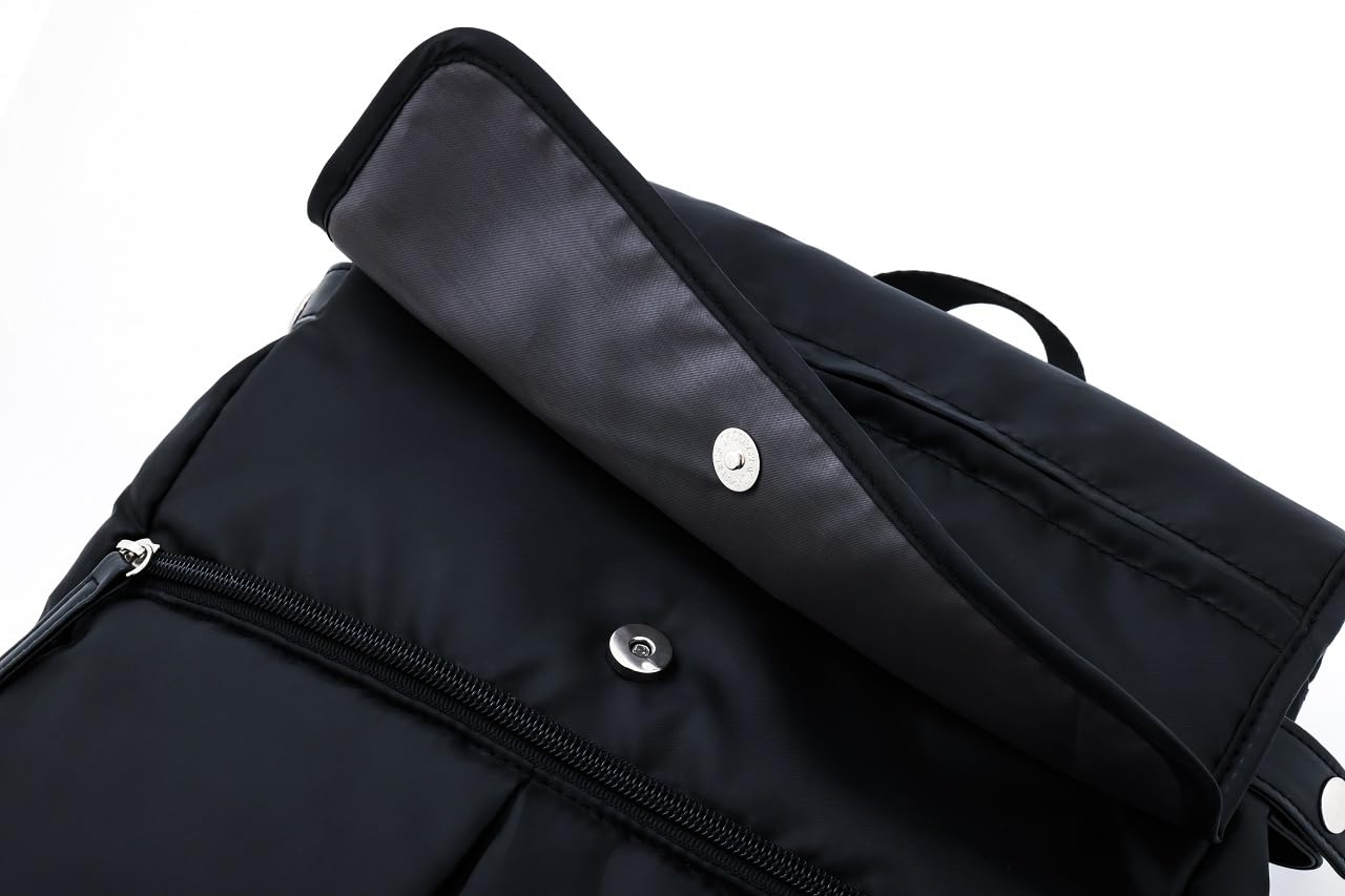 メインコンパートメントは13インチPCが入る大きさ。内ポケットも備える