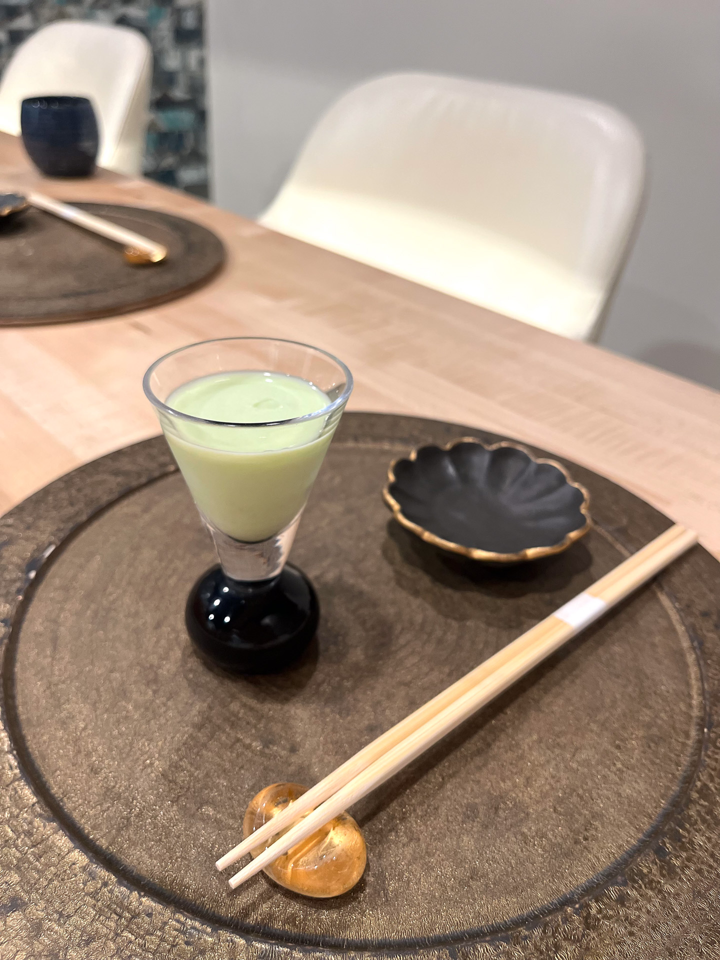 おまかせコースのなかの一品。枝豆の冷製スープ