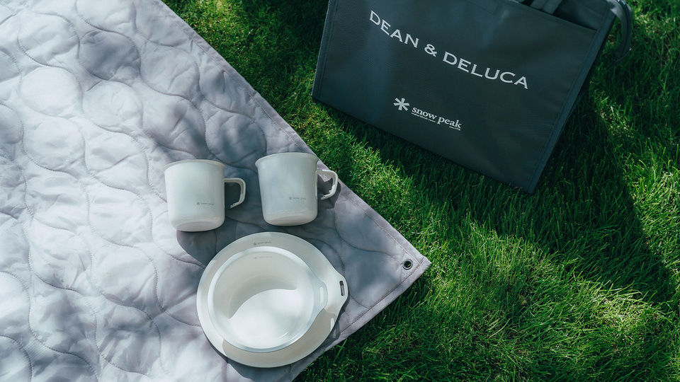 DEAN＆DELUCAのクーラーバッグとホーローマグ＆ボウル・プレート