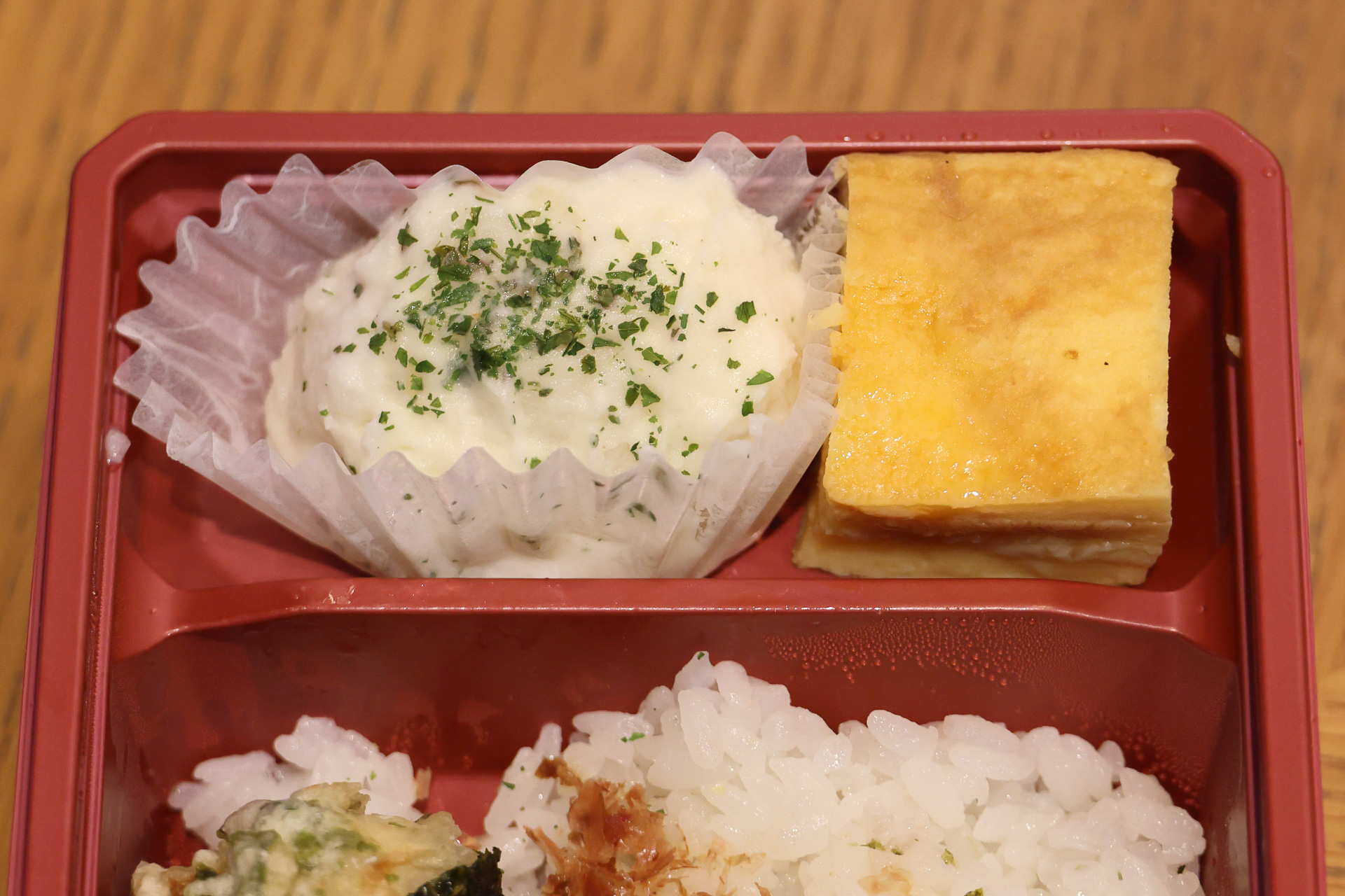 ポテトサラダも玉子焼きも淡い味付けで素材の味が引き立ちます