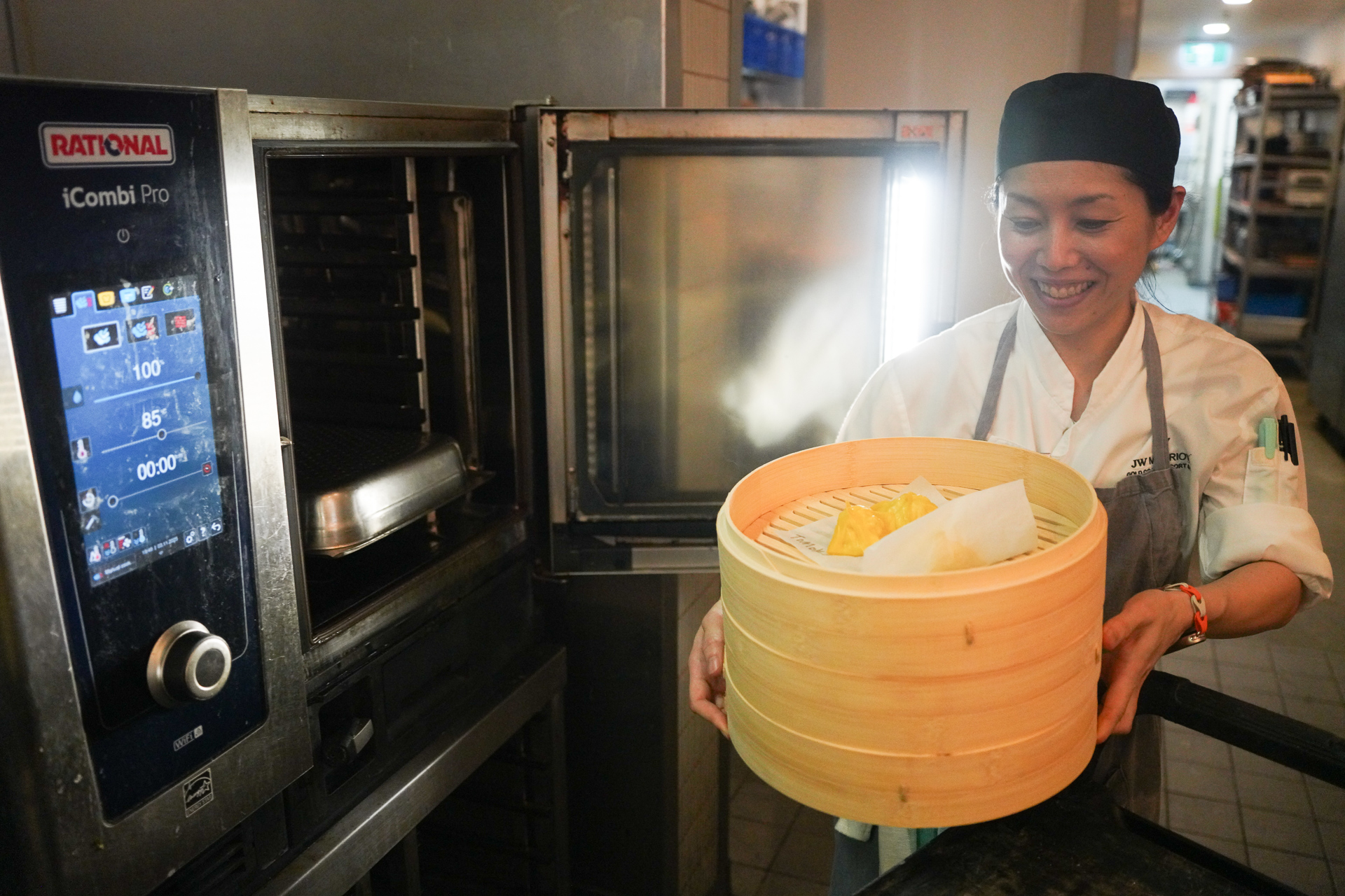 餃子が蒸しあがった