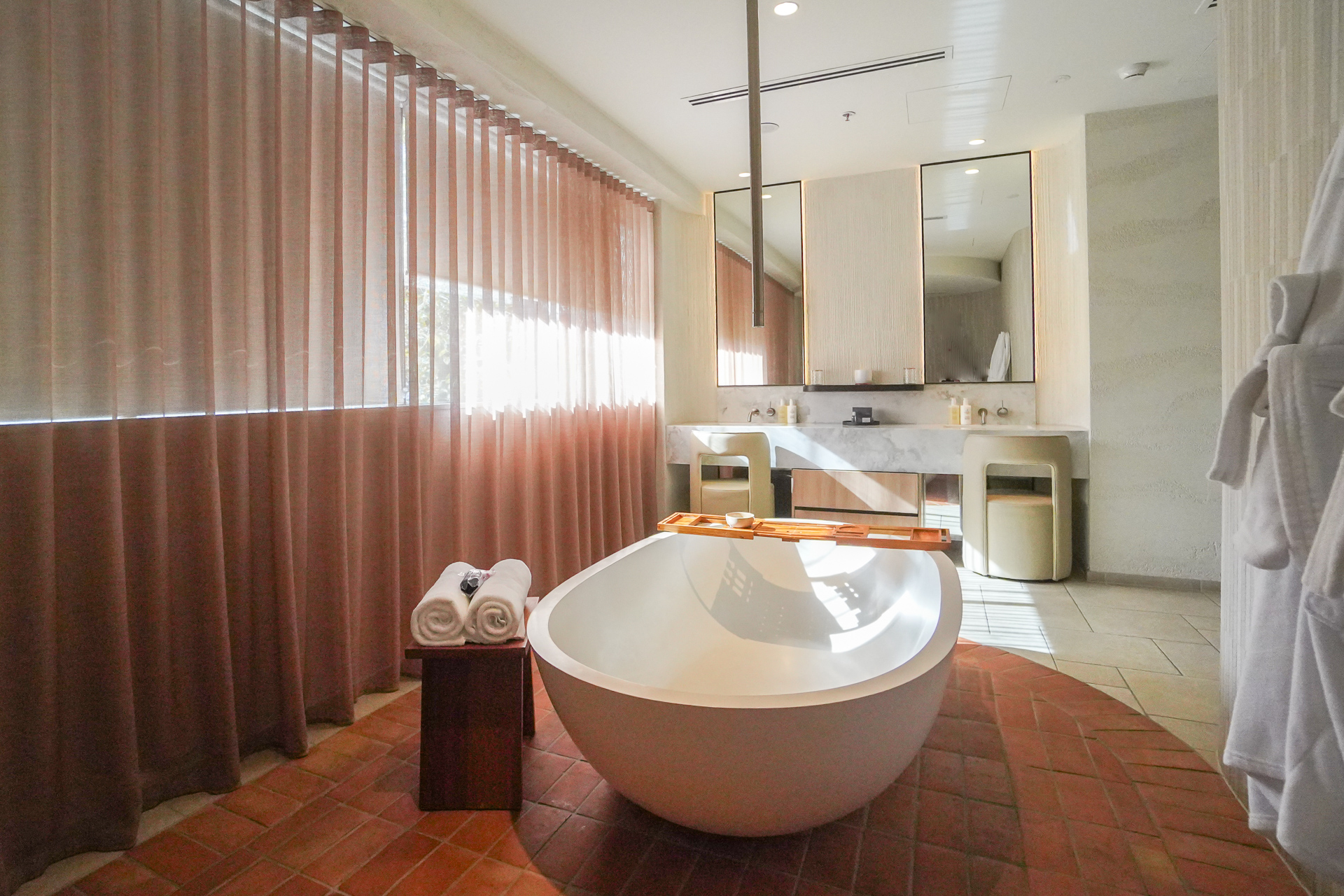 浴槽のあるトリートメントルーム