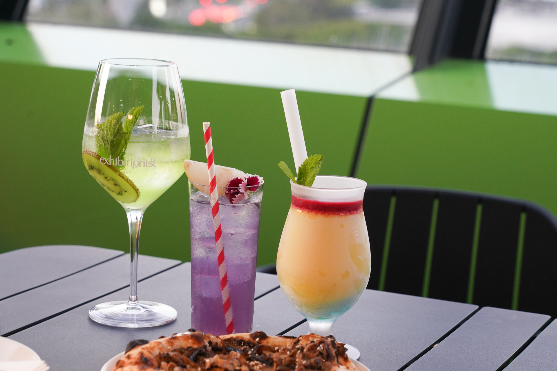 展示アーティストをイメージしたしたカクテル