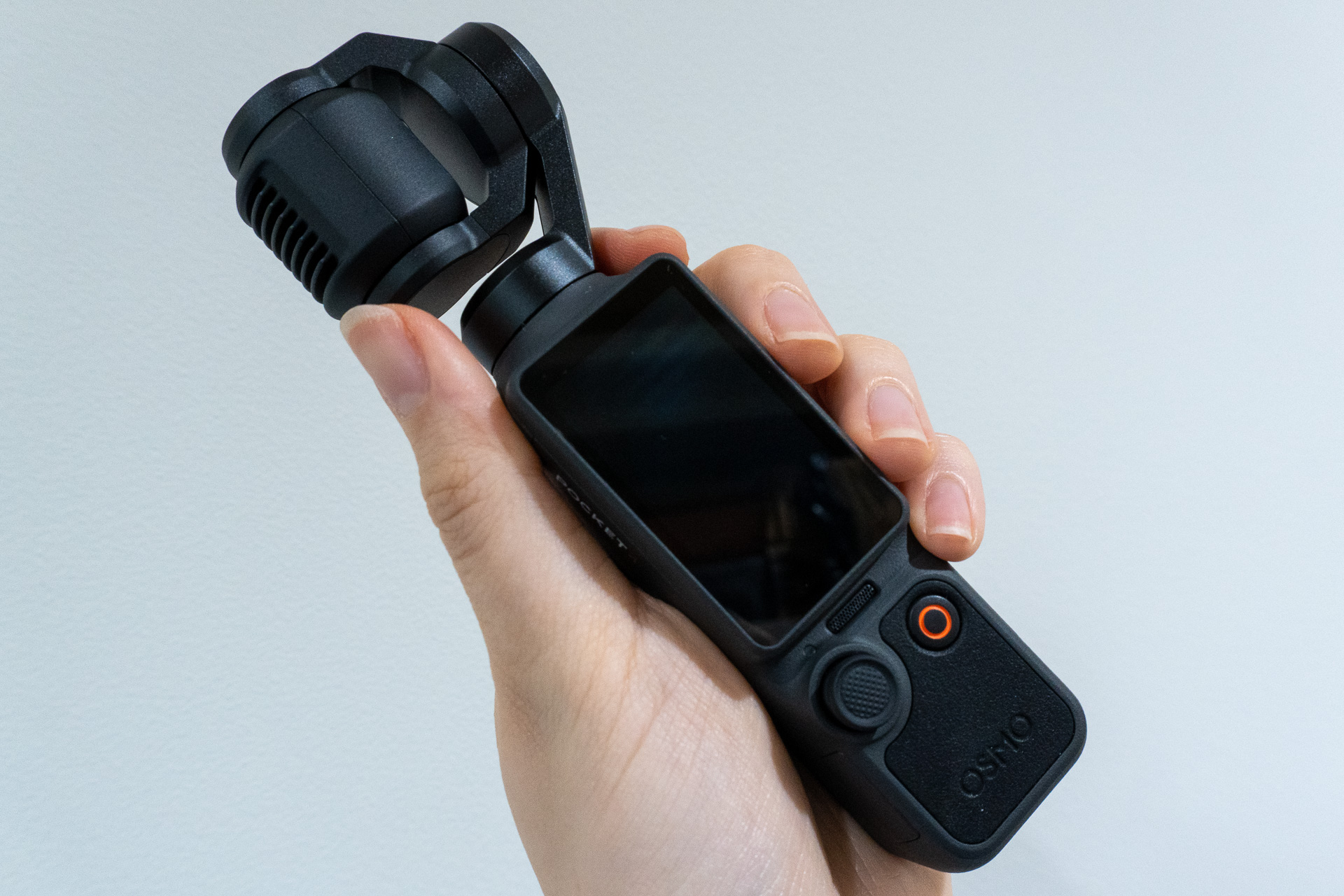 本体のみ・電源オフの状態