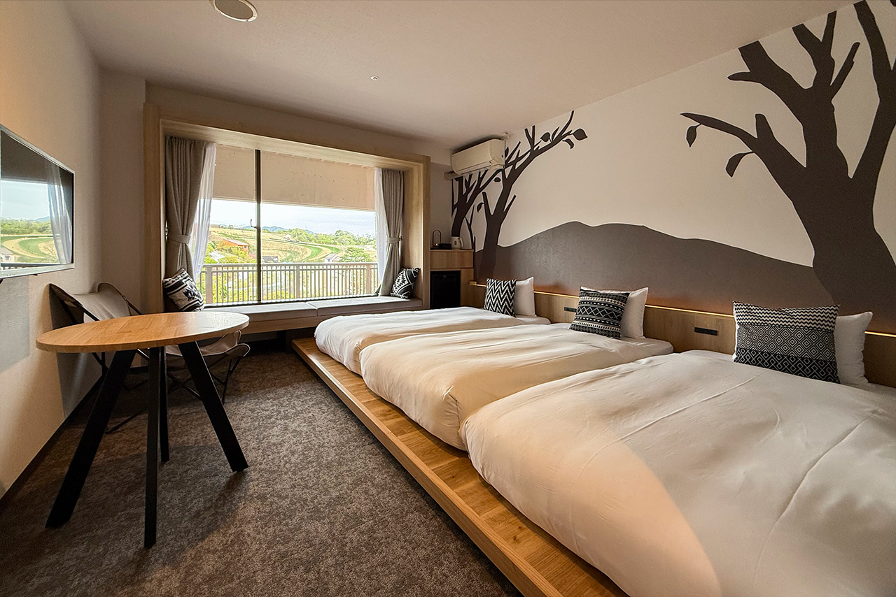 シモンズ社製ベッド3台が設置された「ネイチャートリプル」