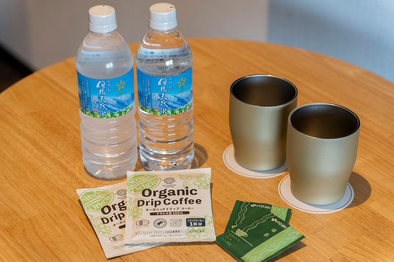 水・コーヒー・緑茶付き