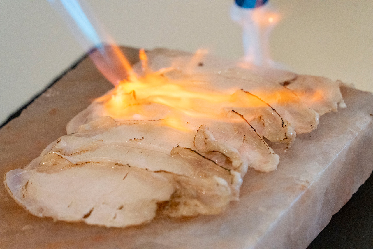 兵庫県産 豚ロース「月のあかり」の六甲味噌マリネ 岩塩炙り