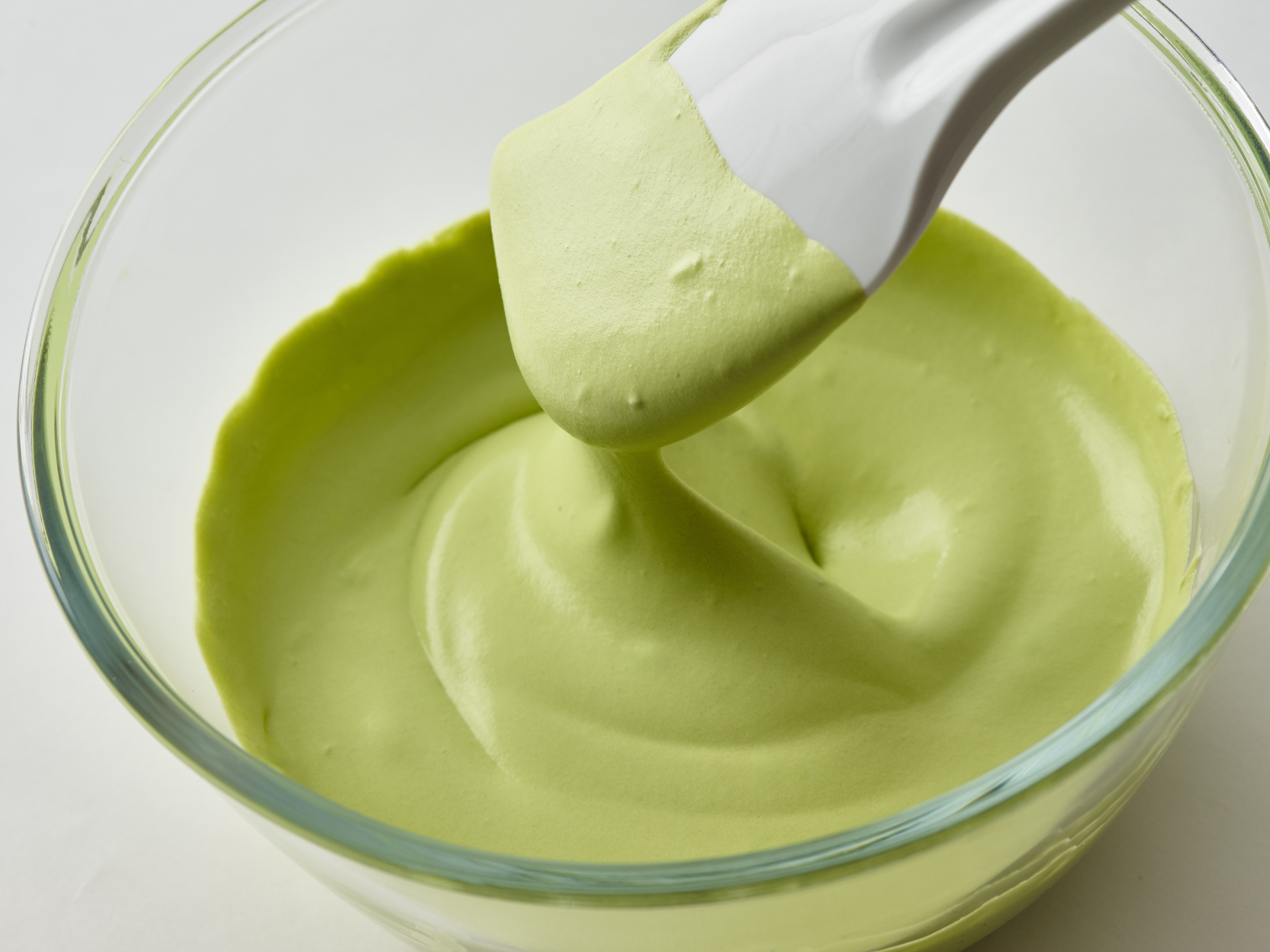 抹茶味は、鹿児島県産の香り高い抹茶を加えた生クリームのふんわりと軽い口どけが特徴