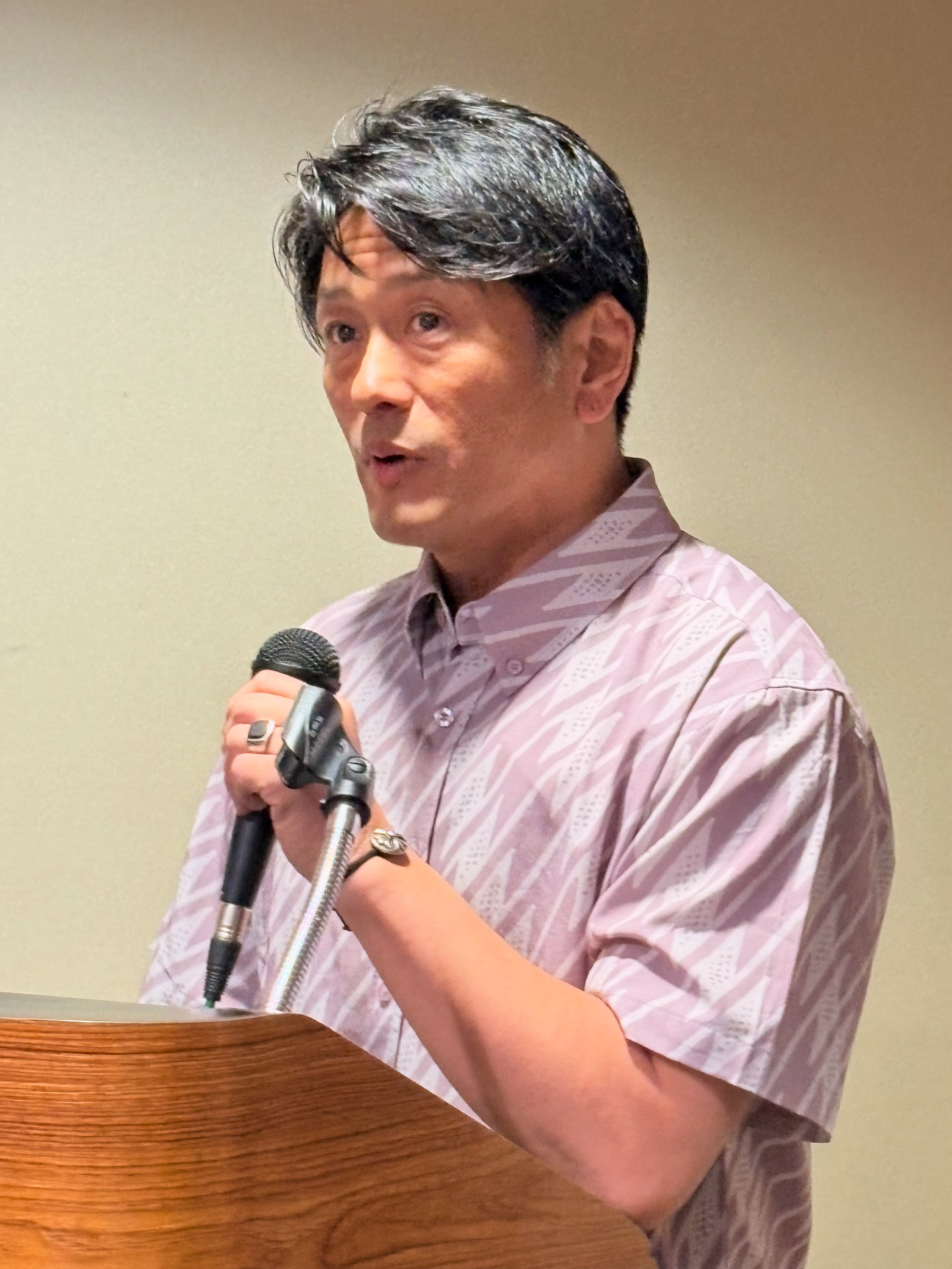 冒頭のあいさつで「日本からハワイへの旅行者数はコンスタントに伸びている」と語る寺本竜太代表