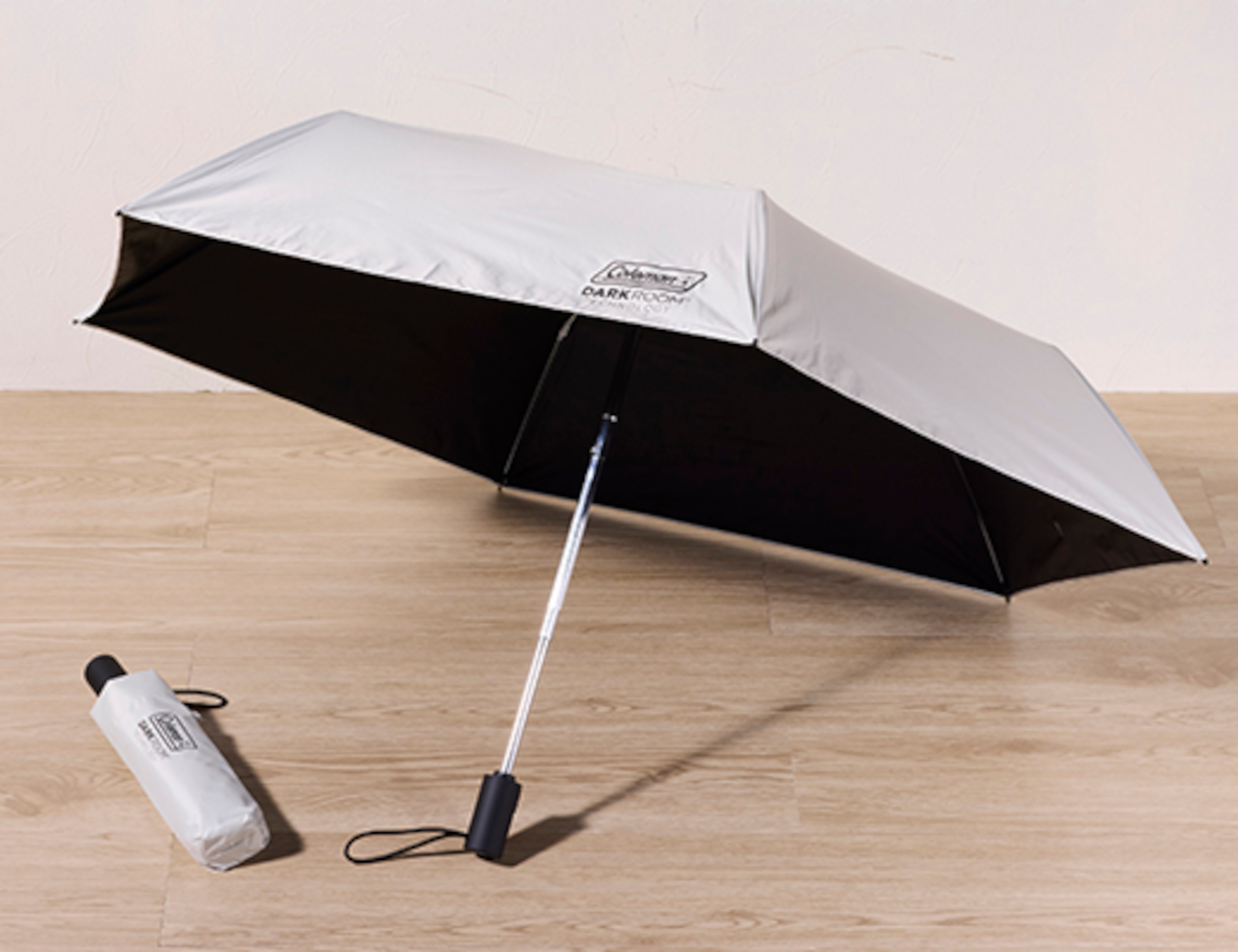 ローソン限定「Coleman 晴雨兼用・自動開閉折りたたみ傘55cm アイボリー」