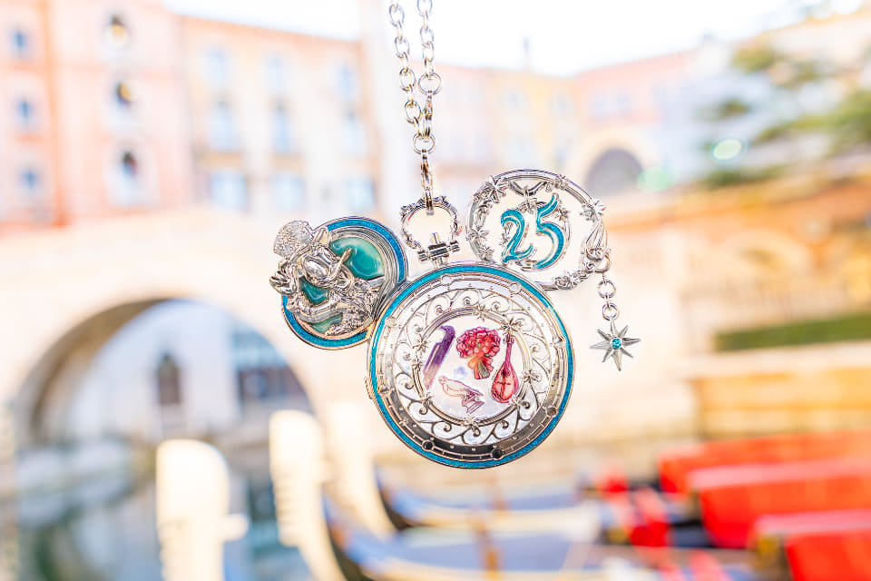 東京ディズニーシー、25周年グッズに「ジュビリーロケット」新登場