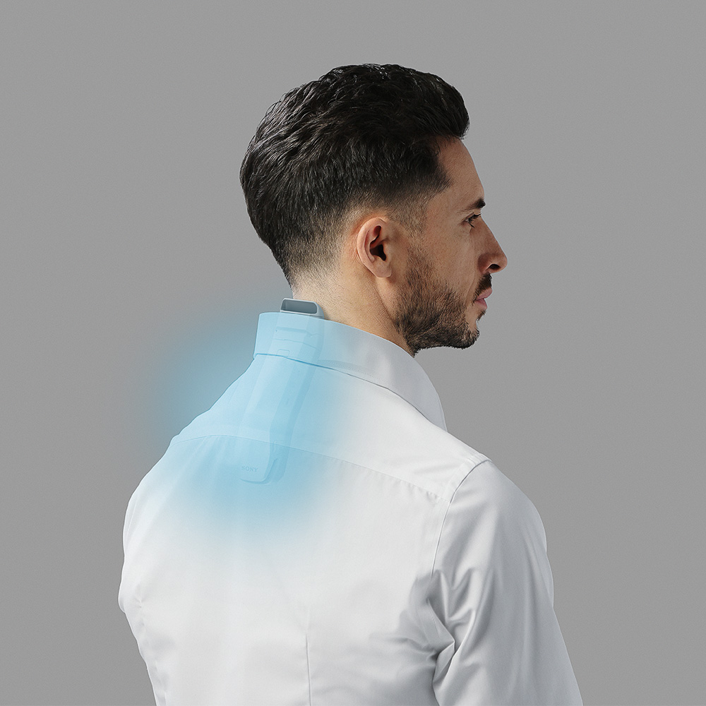 ネットバンドを使って首筋に装着する