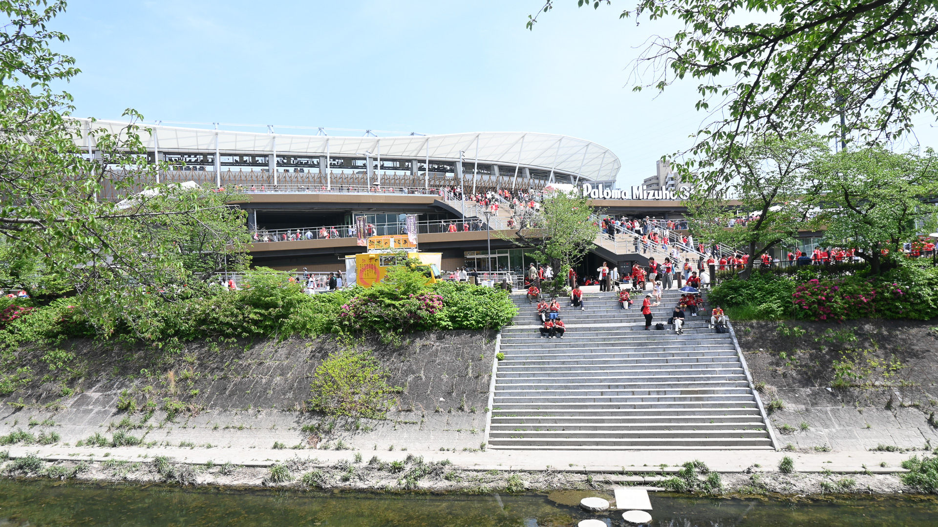 山崎川を挟んだエリア。緑が多い