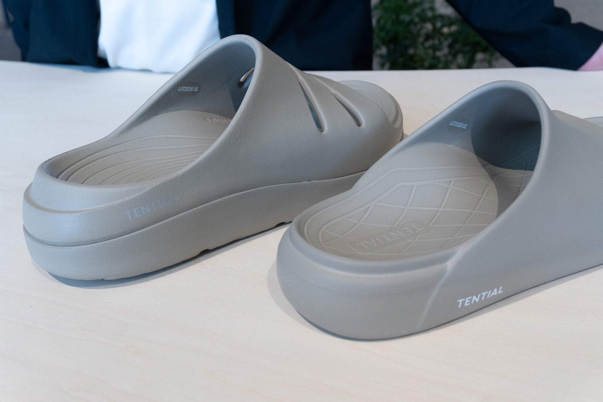 リカバリーサンダルも人気商品。定番の「リカバリーサンダルスライド」、進化版「リカバリーサンダルプロスライド」に加え、今夏には「リカバリーサンダル ゼロドロップ フィットスライド」が新発売