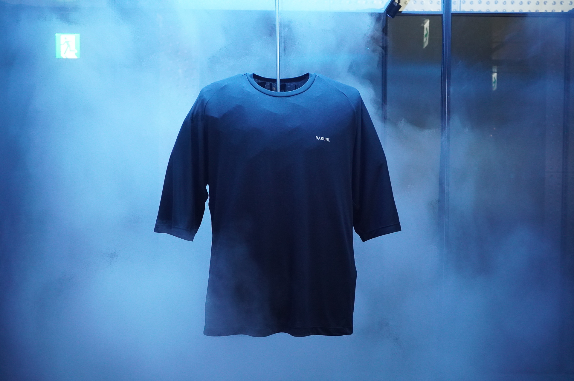 5月7日に発売の最新作「BAKUNE Dry Pro」。従来の疲労回復効果に、通気性、吸放湿性、接触冷感性をプラス