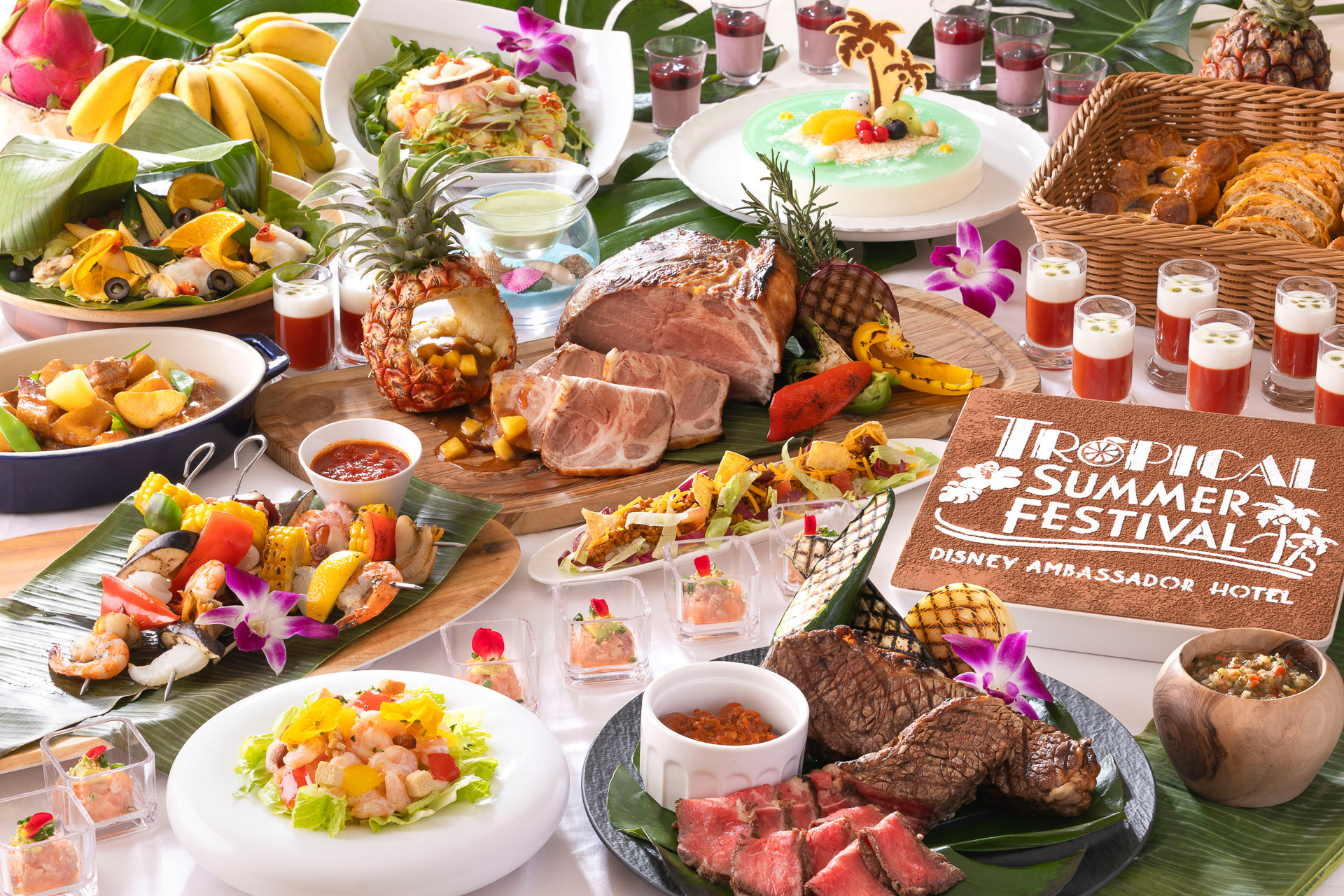 「シェフ・ミッキー」で提供のランチ/ディナー ブッフェ（大人 平日7200円、休日7500円）