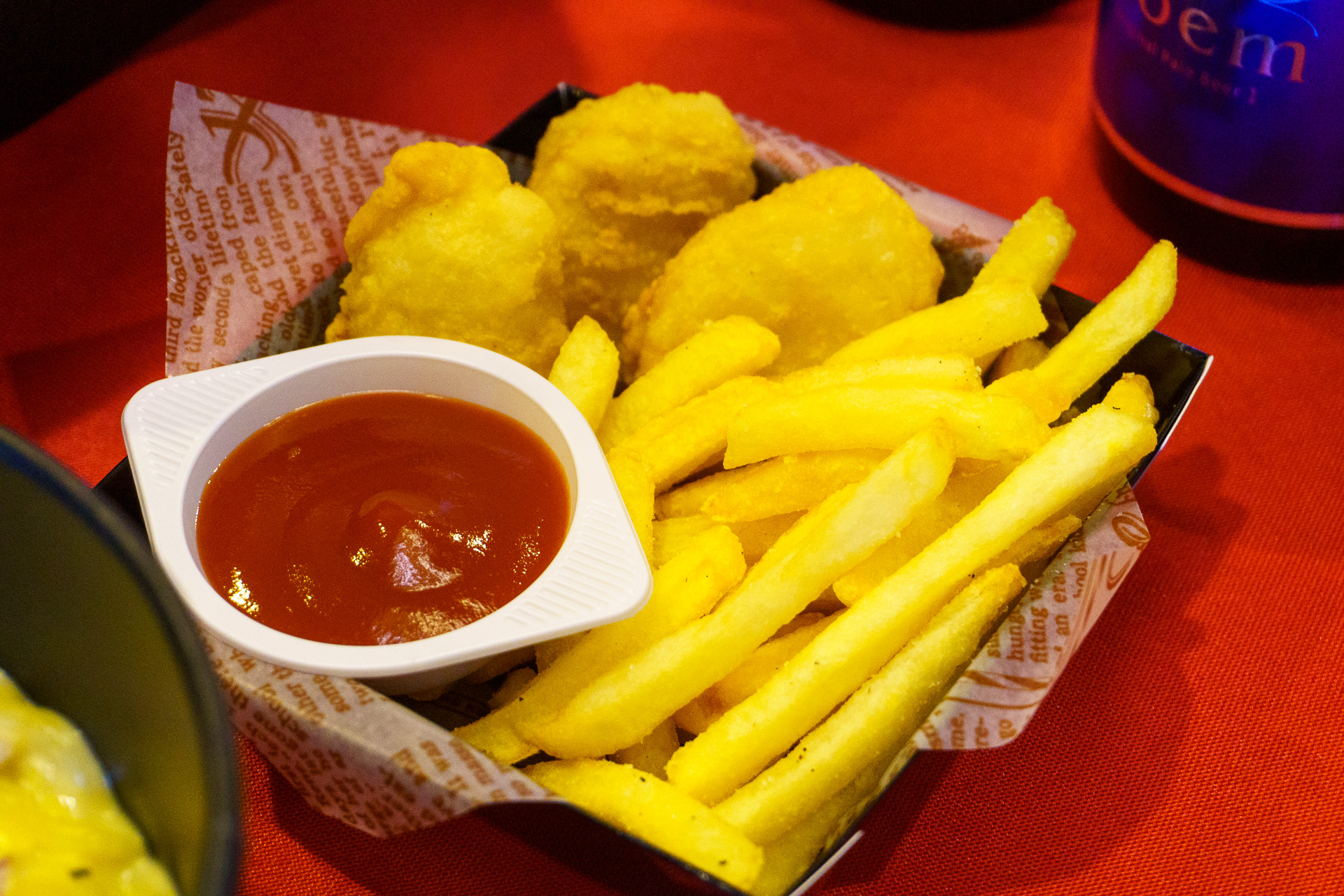 ミサトのとりあえず飲んどこ晩酌セット（1300円）※写真はフードのみ