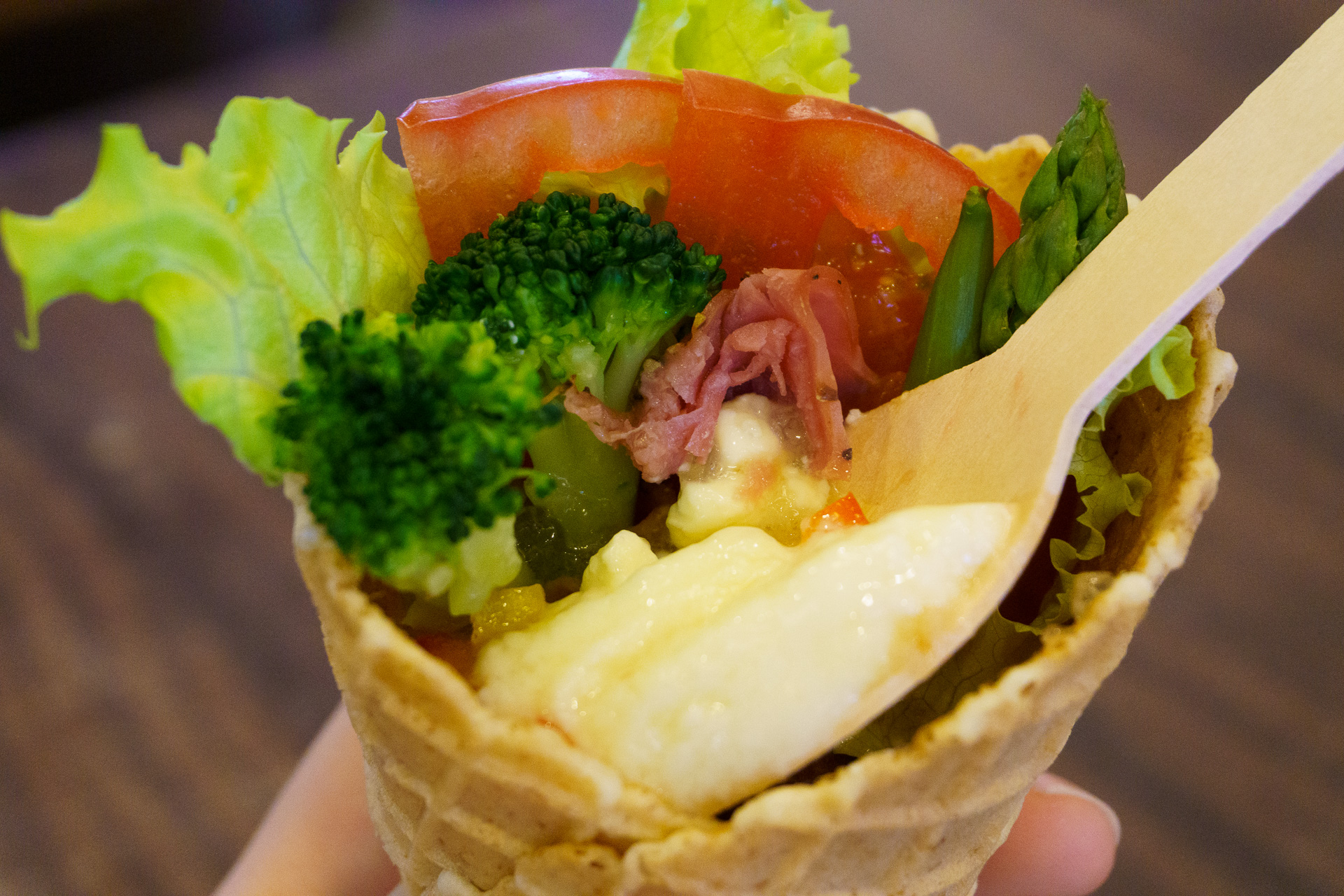 いずれか1品だけ試すなら、まずはワンハンドフォンデュを注文してみてほしい