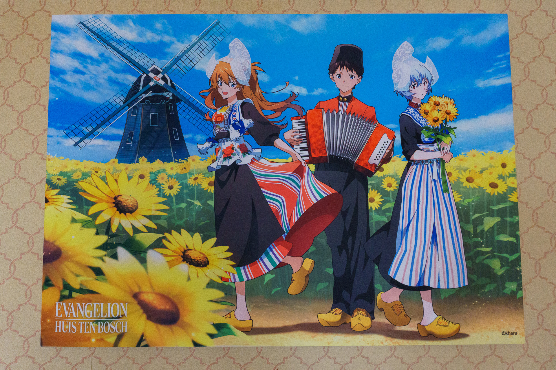 描き下ろしの限定イラストが壁に飾られる