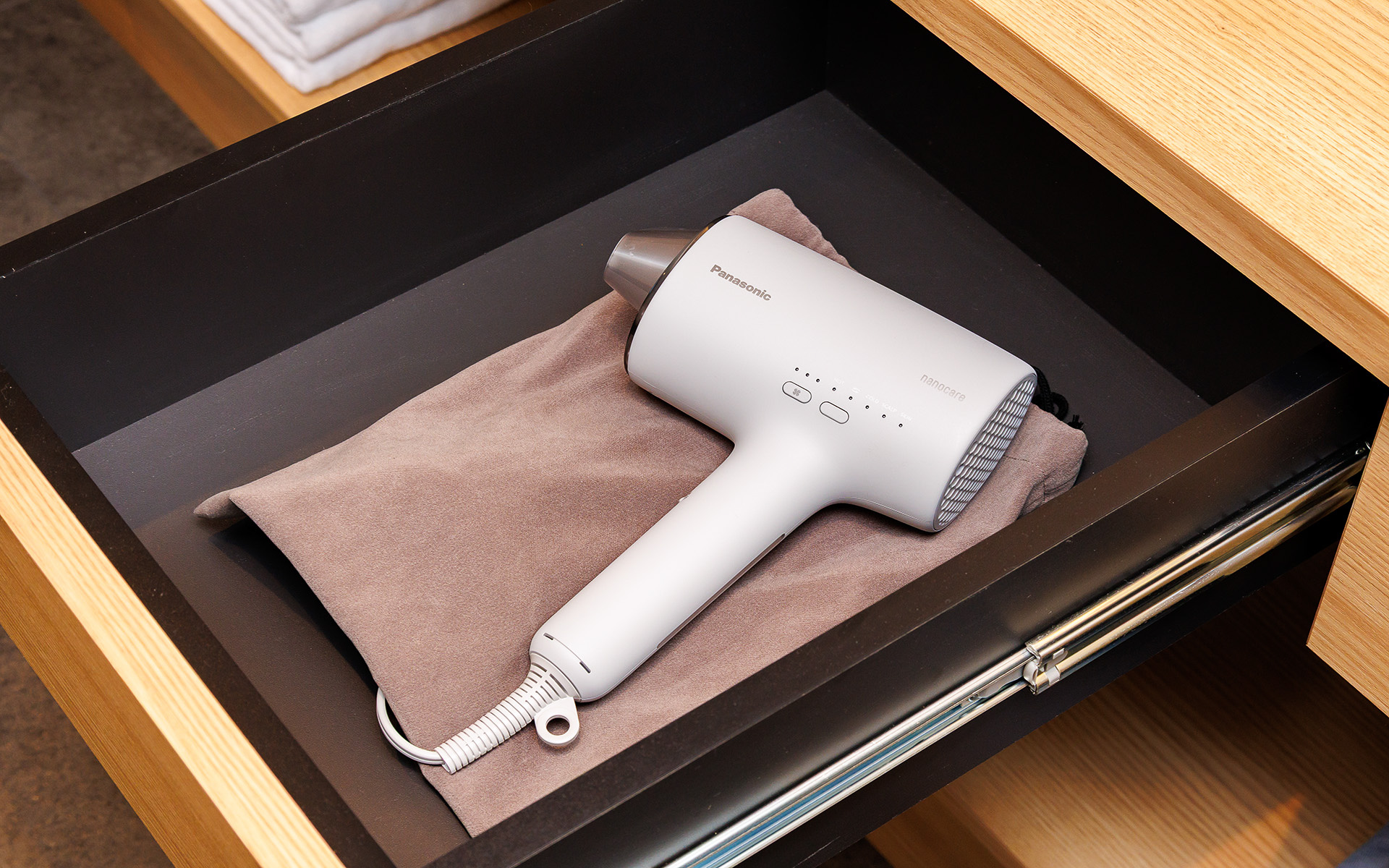 ドライヤーはパナソニックのナノケア