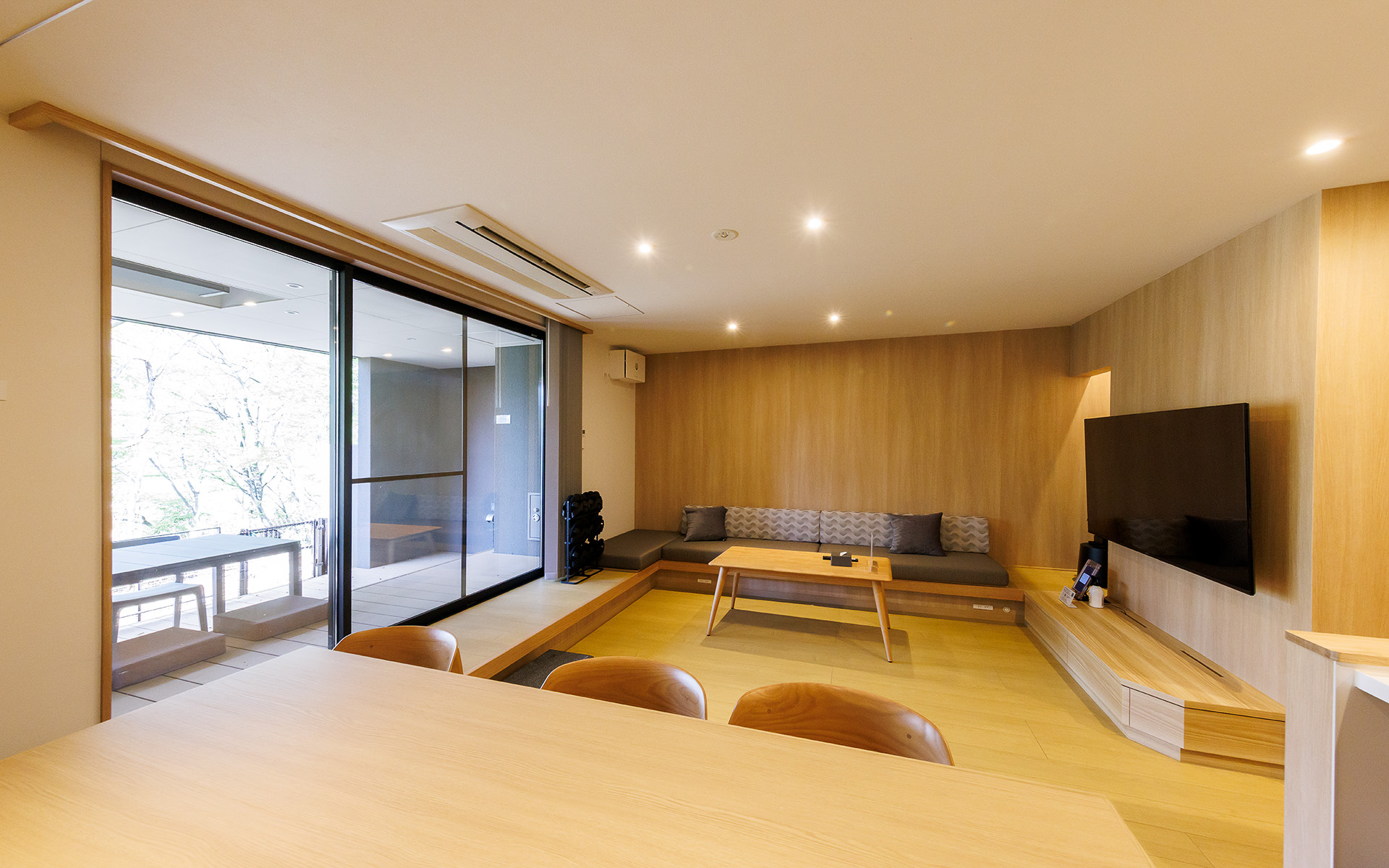 Cタイプ客室。寝室はキングベッド2台、ダブルベッド2台で定員は8名