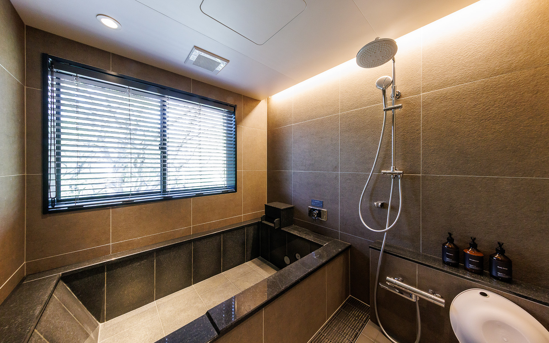 もちろん温泉だ