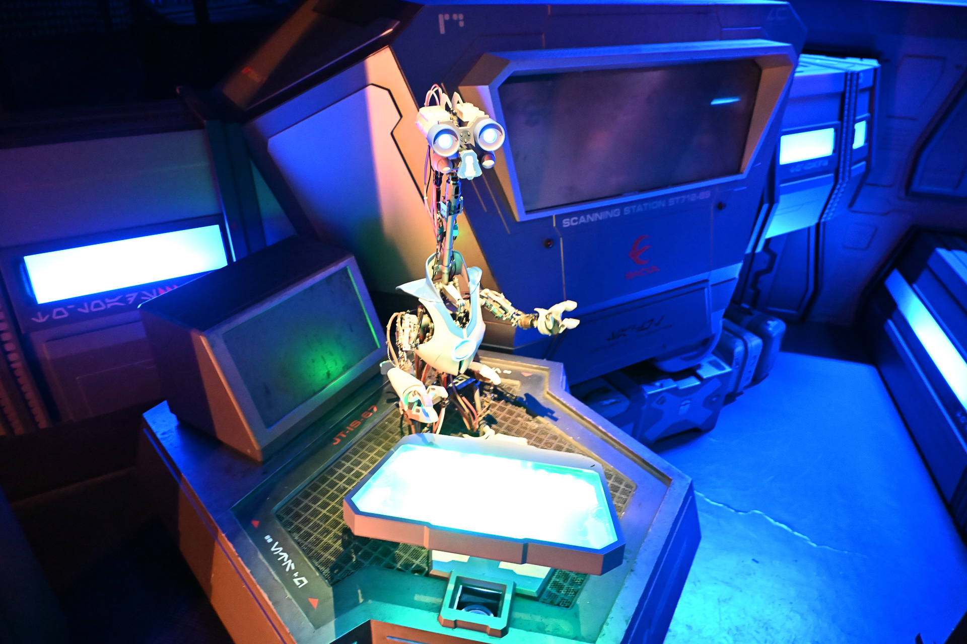 手荷物検査担当のG2-9T