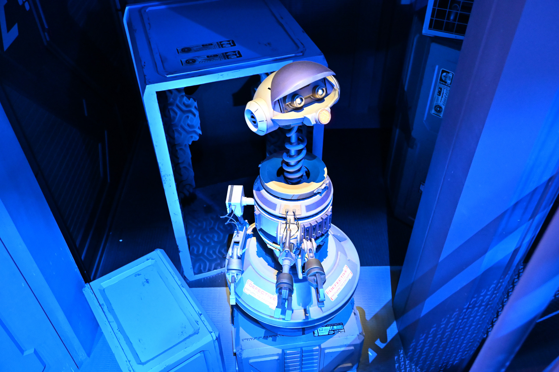 お馴染みスタースピーダー3000のパイロット、RX-24ことREXの姿も。返品されるとはいえ健在だ