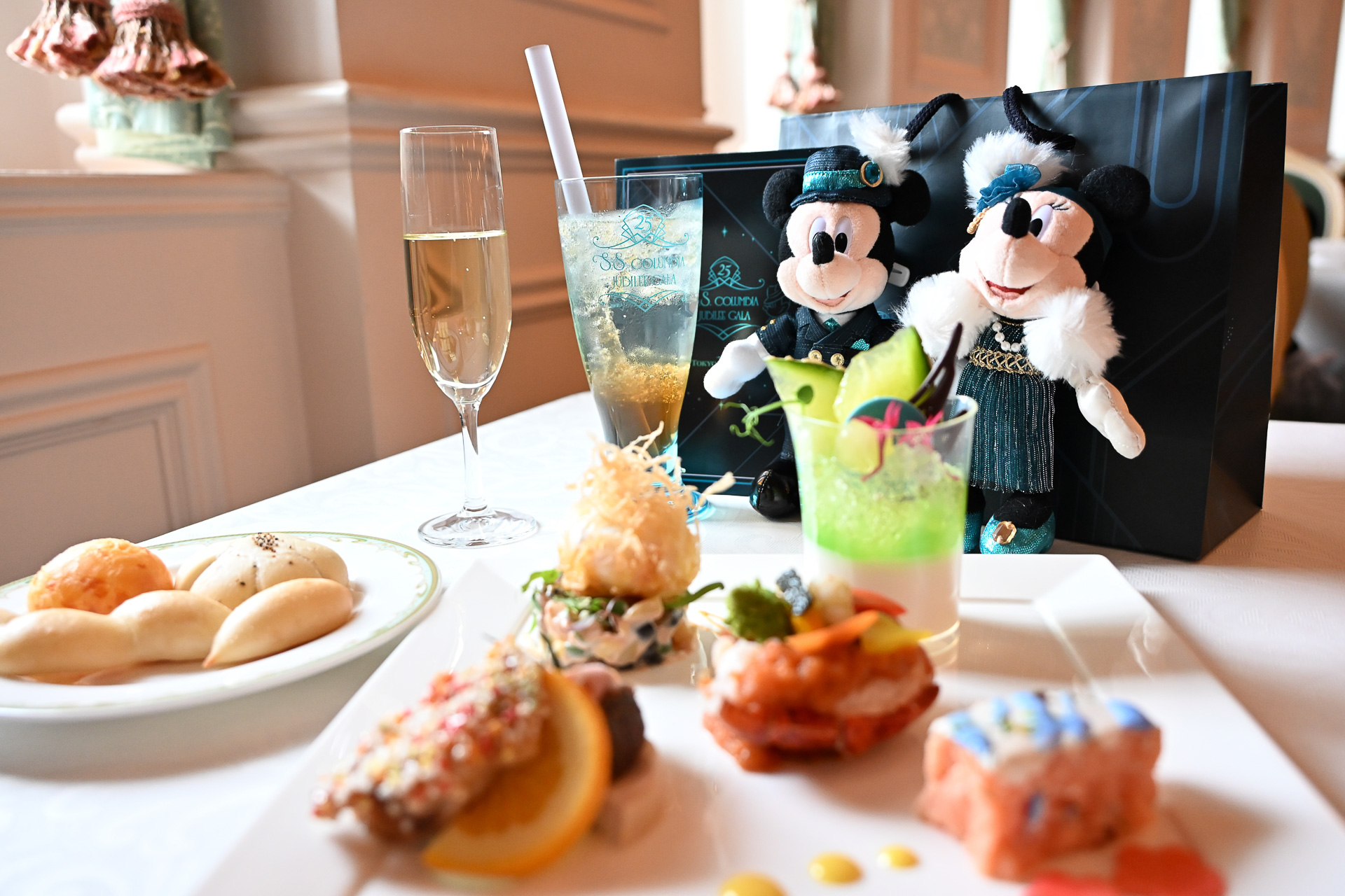 東京ディズニーシーにて開催中の「S.S.コロンビア号 ジュビリーガラ」の全貌が公開された