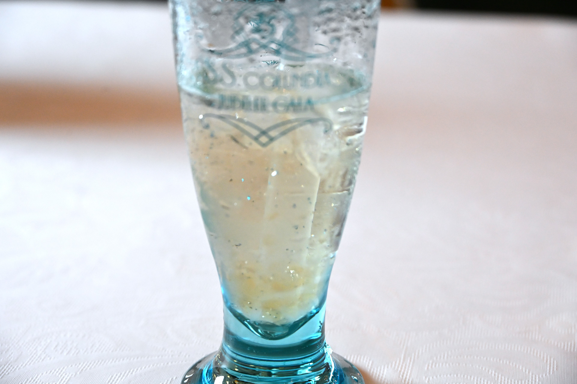 混ぜるとキラキラがスパークリングする