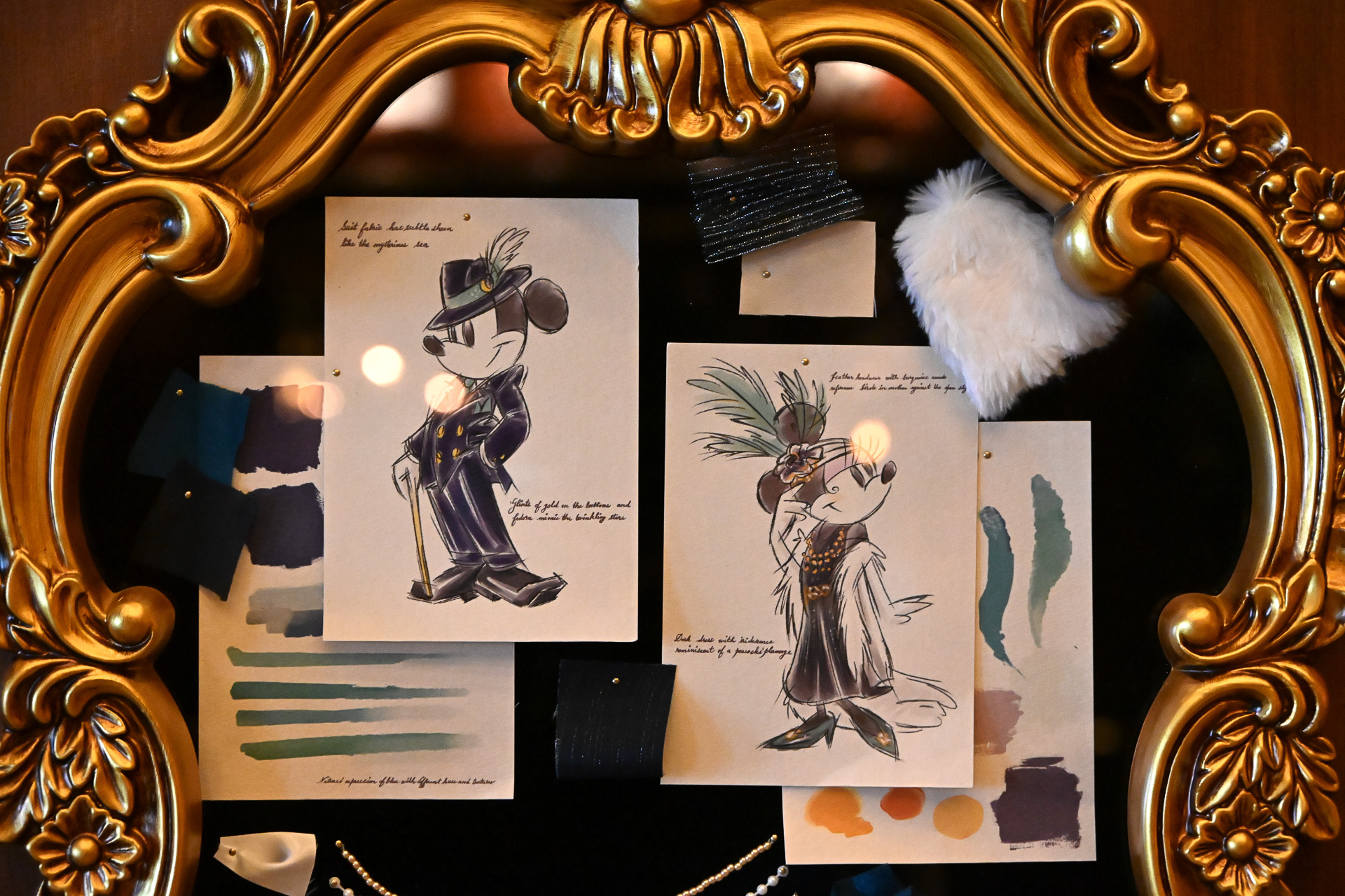 衣装は明るい色と暗い色を組み合わせ、ソフトでメタリックなタッチかつエレガントに仕上げている