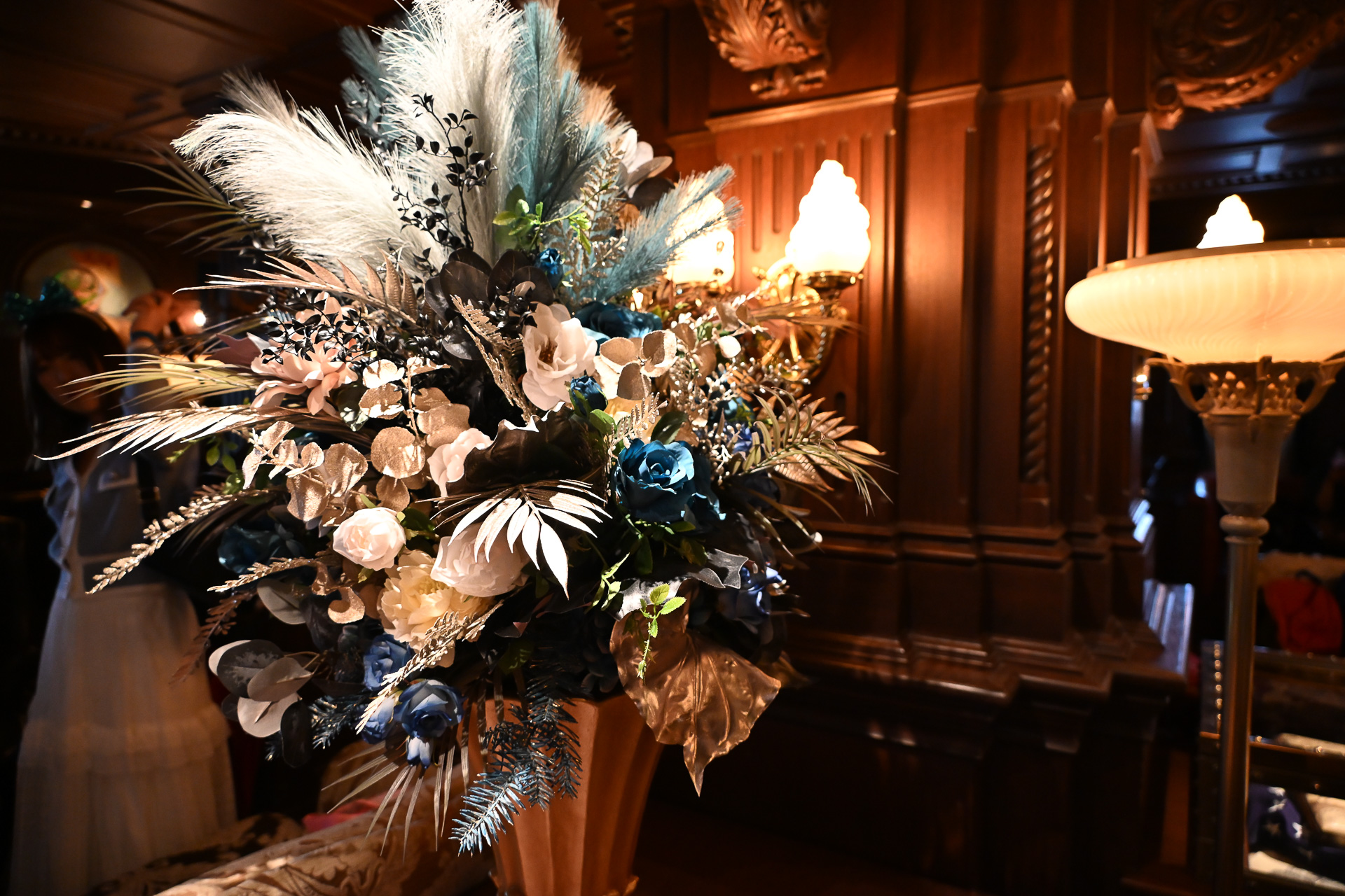 ジュビリーブルーを使った装飾を施している