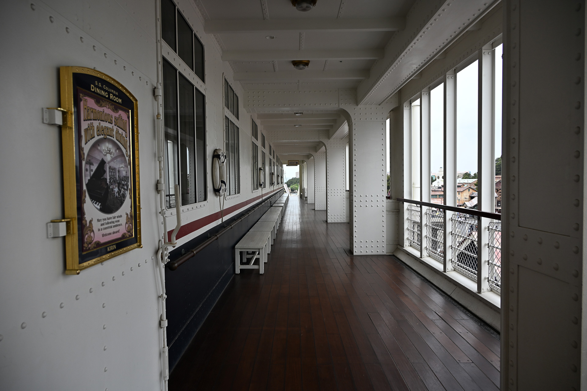 撮影のあとは、いつもよりも静かな船内を散策しよう