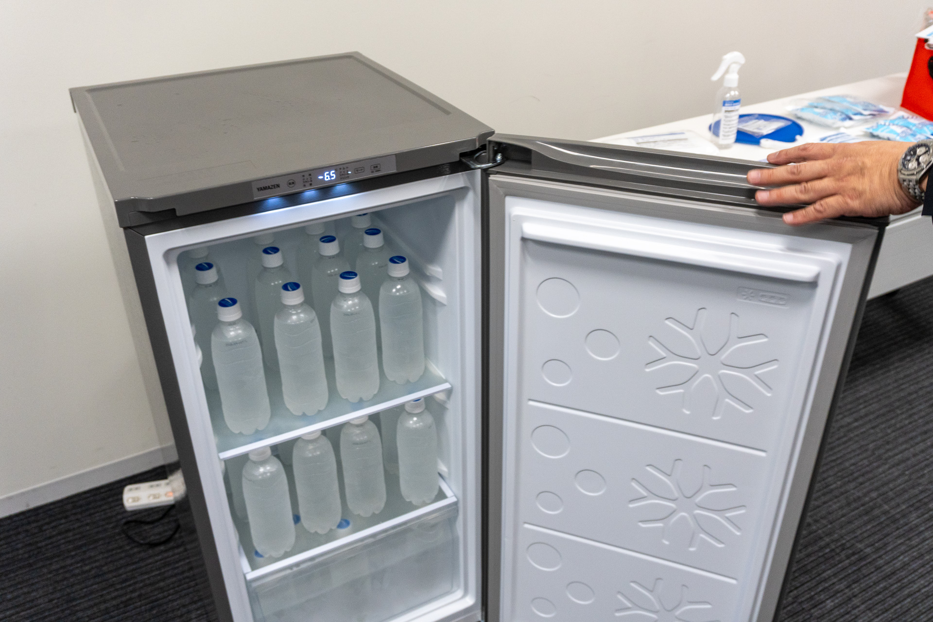 業務用ノンフロン冷凍庫「コールドマジック」（8万7780円）