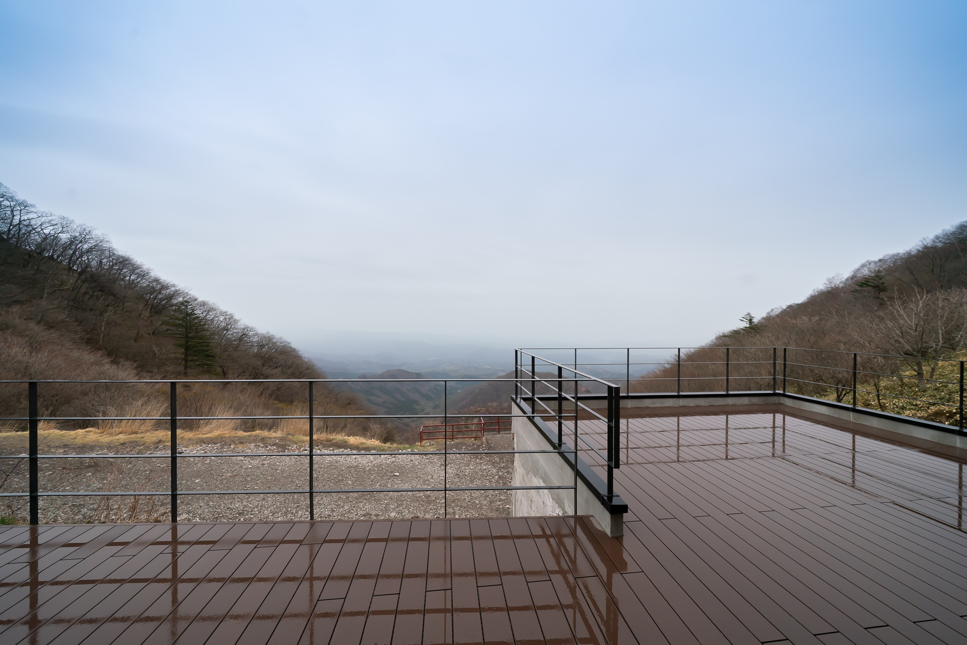 施設からは少しだけ上から眺めることができる