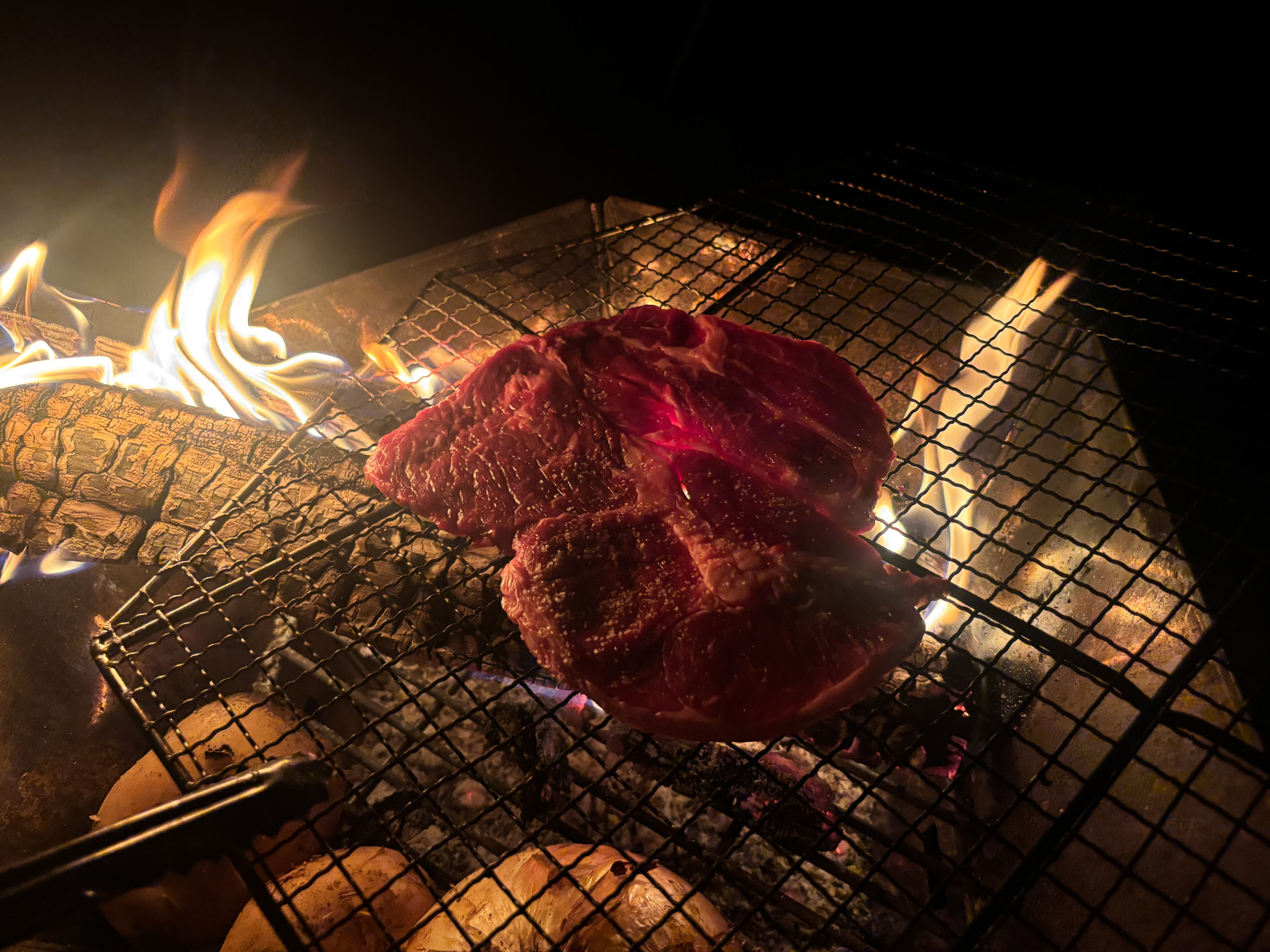 バーベキューといえばの牛ステーキ