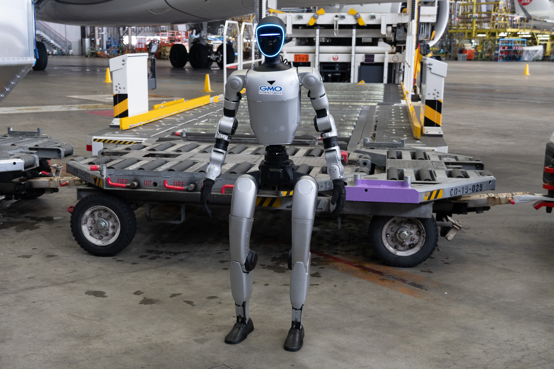 この日デモンストレーションを行なったGMO AIRのヒューマノイド