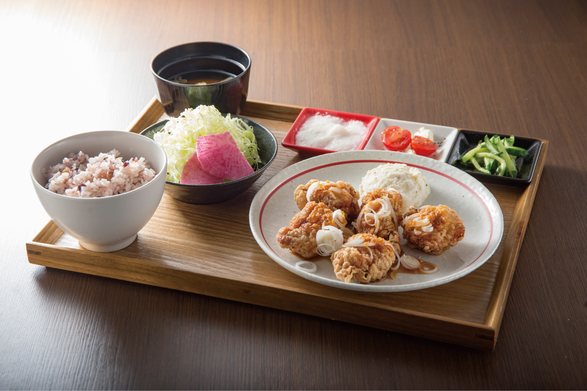 食事処では身体に優しいヘルシーごはんを用意