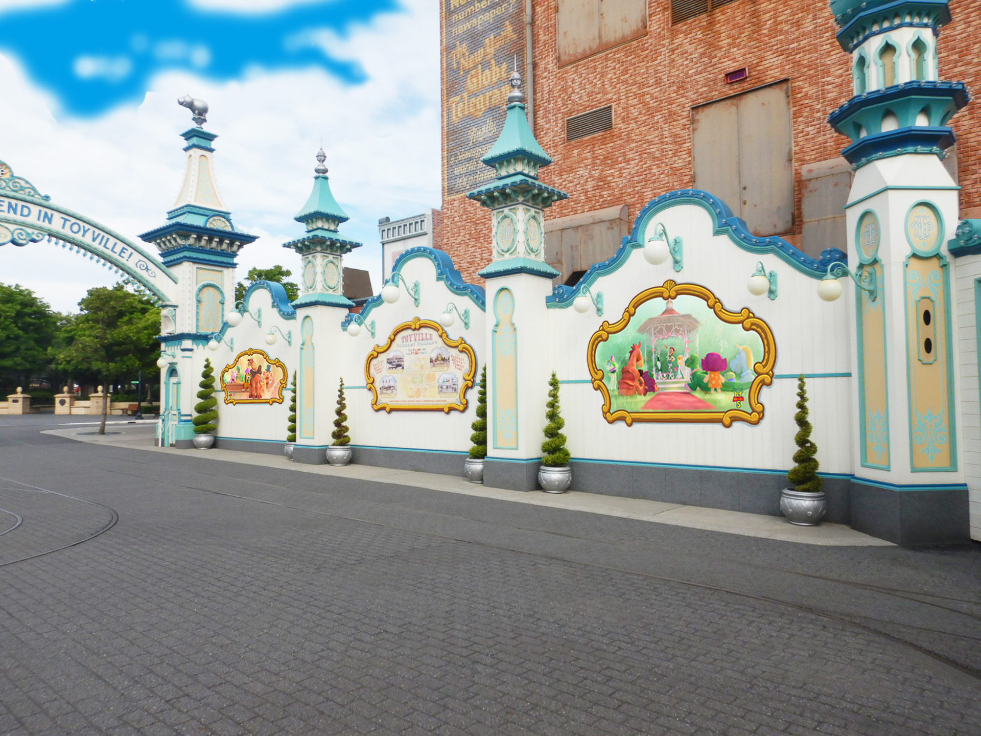 東京ディズニーシーの「トイ・ストーリー・マニア！」周辺の特別装飾