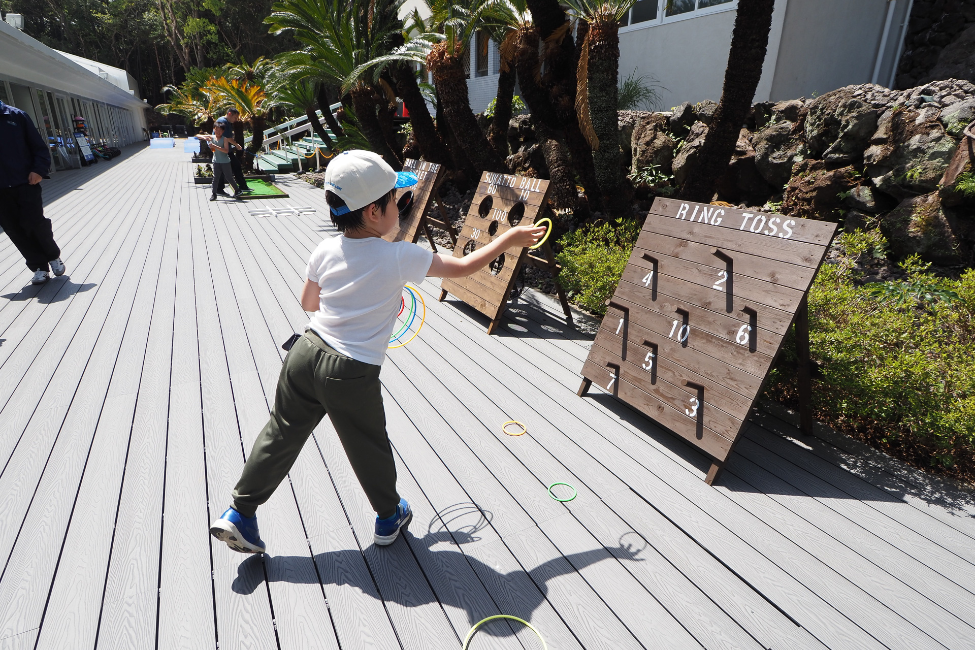 輪投げをはじめ、ちょっとしたゲームコーナーも