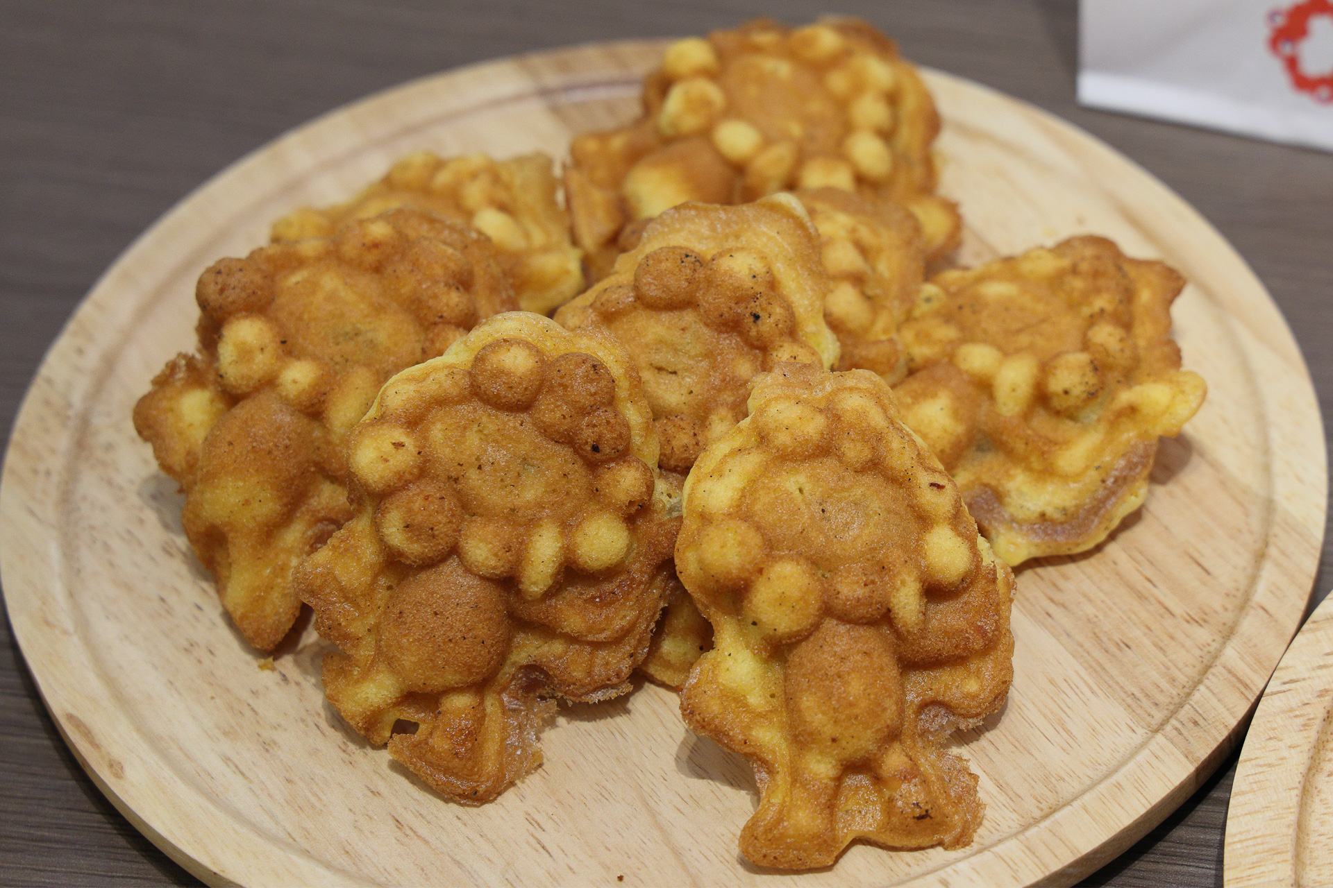 ミャクミャク焼き。おいもディップ付き（8個入り、1280円）※1人2袋まで